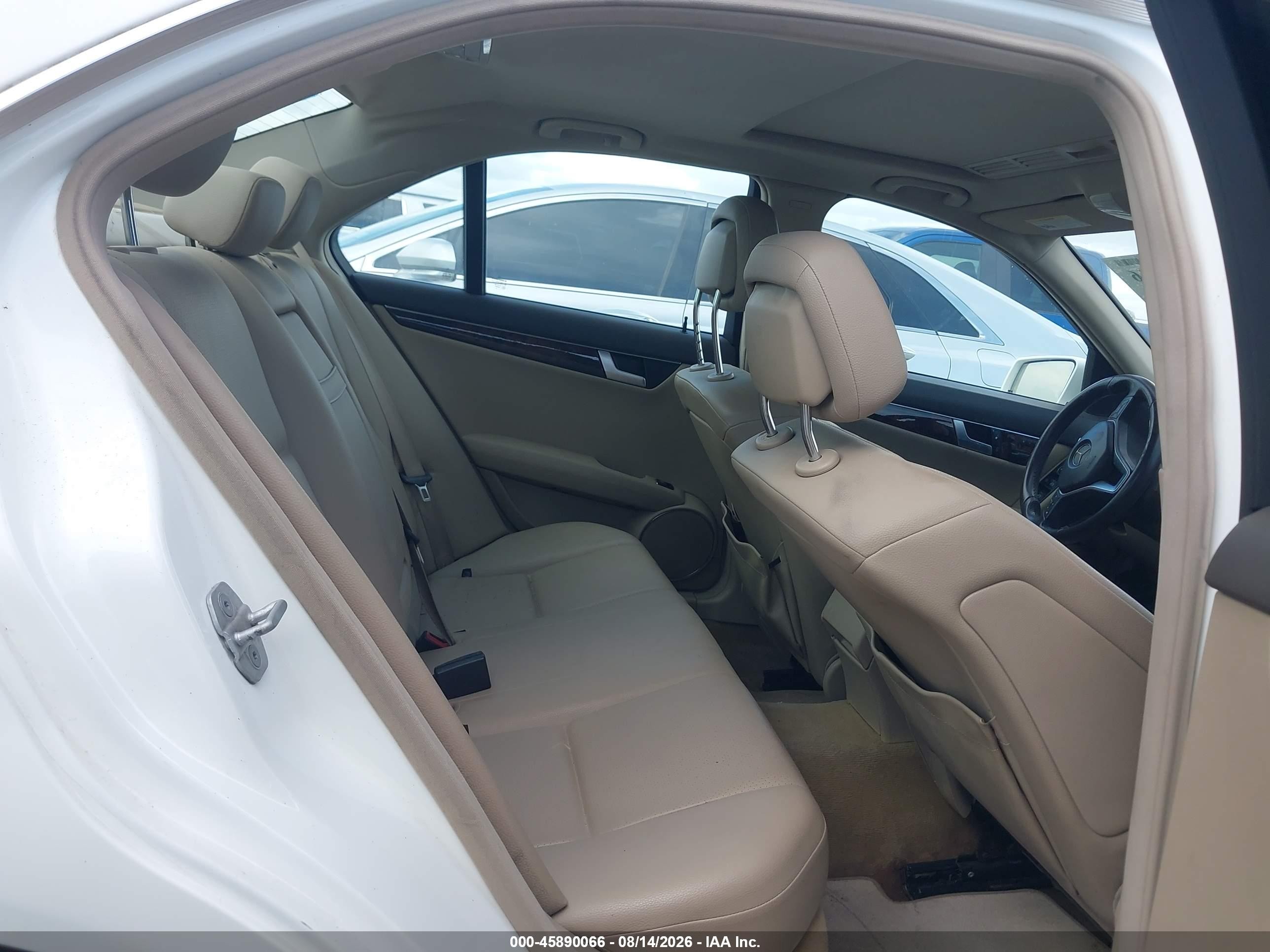 2013 Mercedes-benz C 300 Luxury 4matic/sport 4matic White vin: WDDGF8AB2DR293421