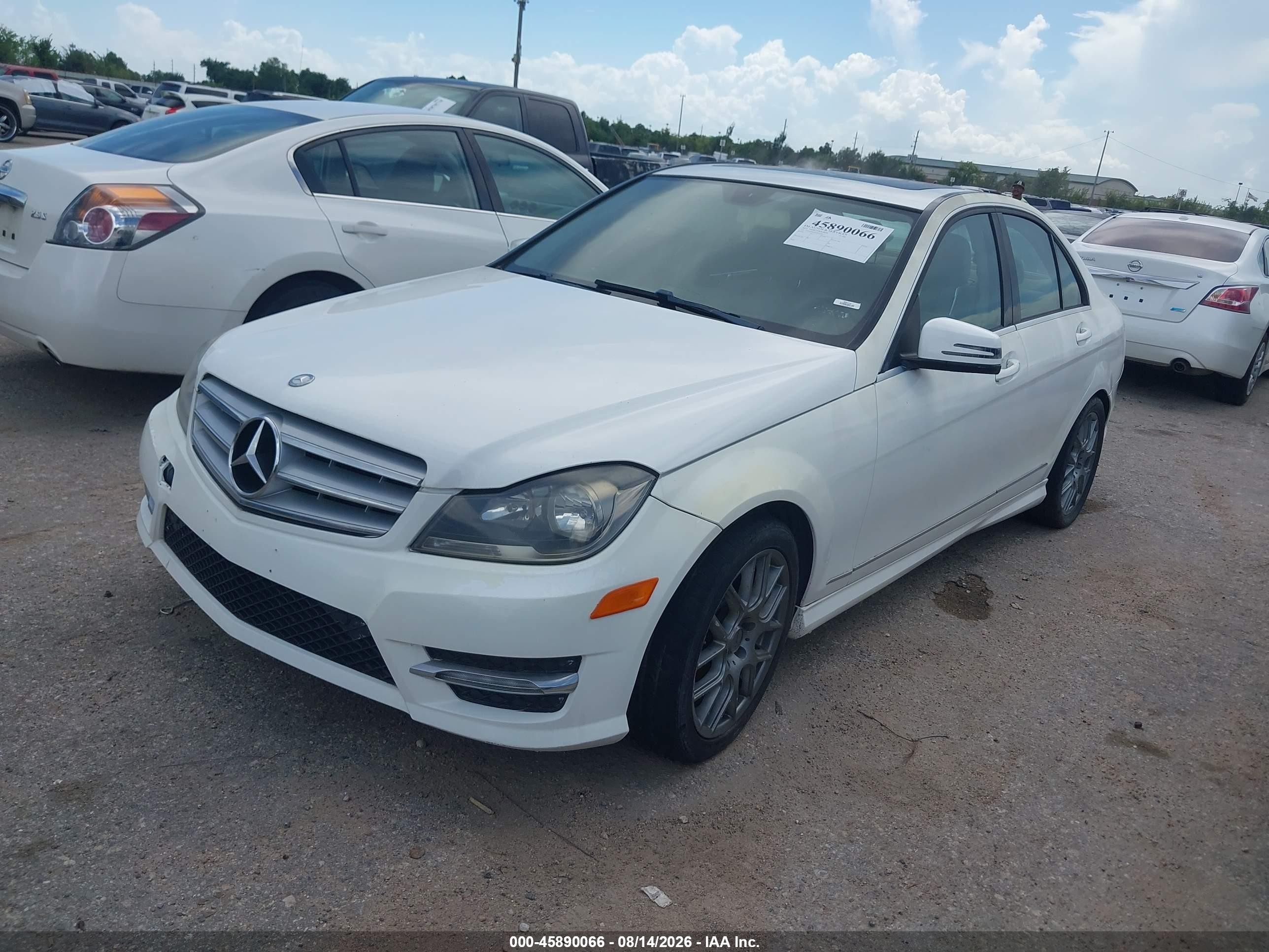 2013 Mercedes-benz C 300 Luxury 4matic/sport 4matic White vin: WDDGF8AB2DR293421