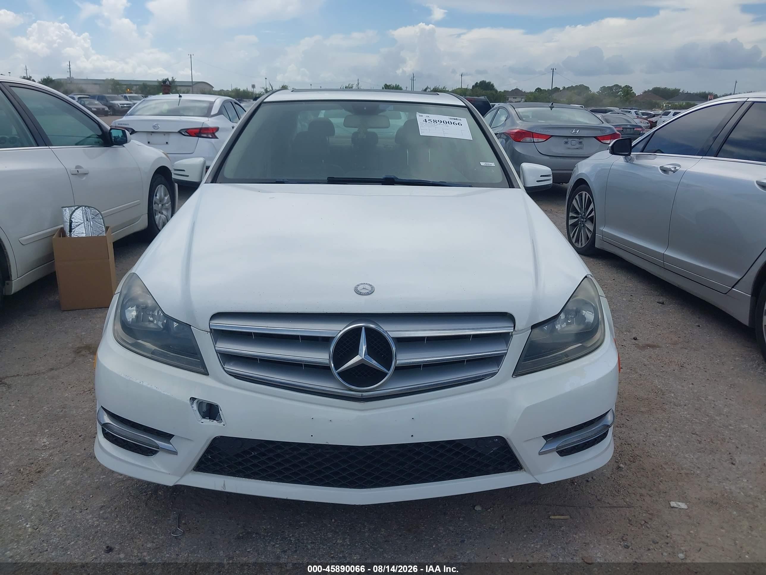 2013 Mercedes-benz C 300 Luxury 4matic/sport 4matic White vin: WDDGF8AB2DR293421