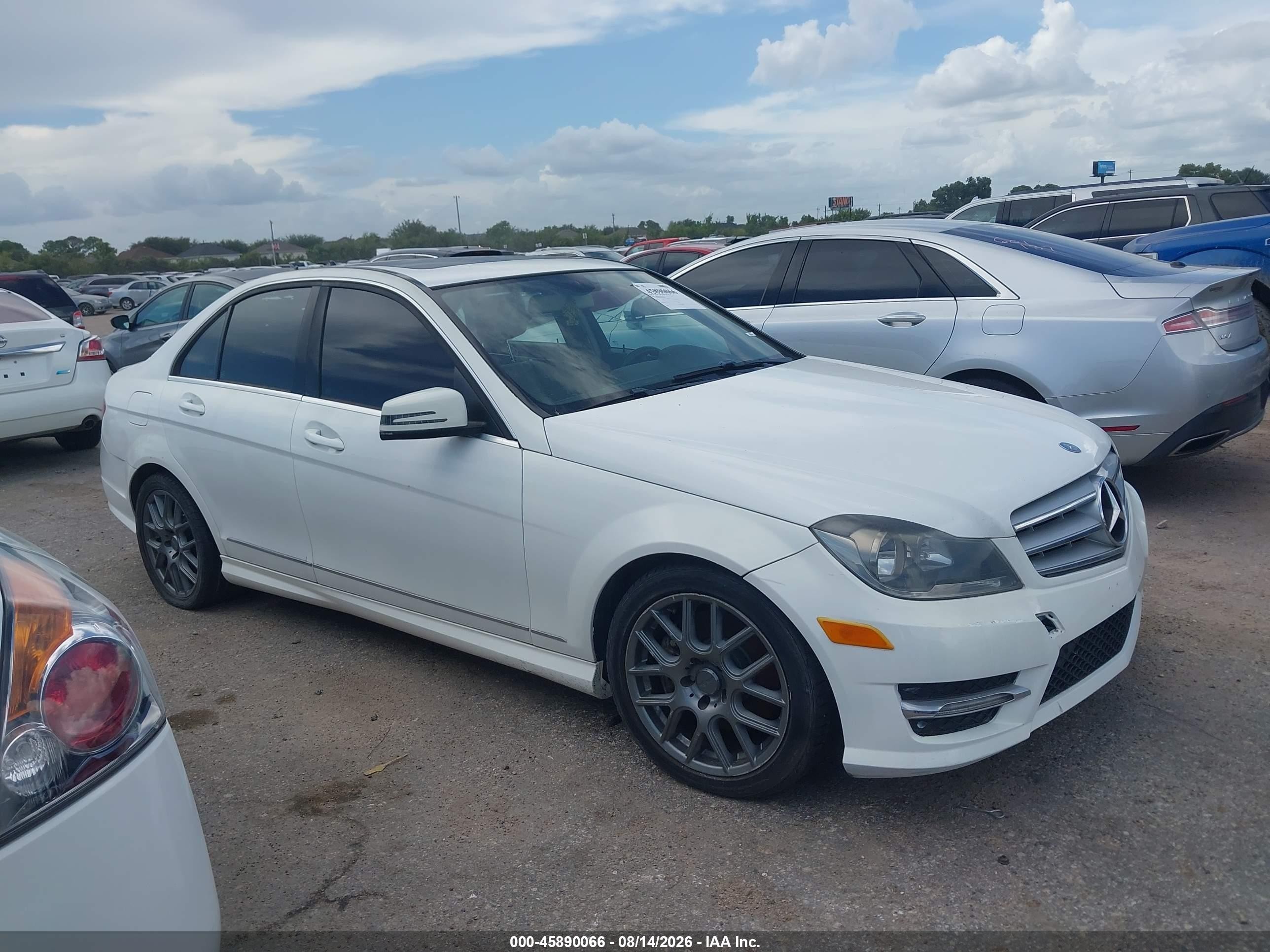 2013 Mercedes-benz C 300 Luxury 4matic/sport 4matic White vin: WDDGF8AB2DR293421