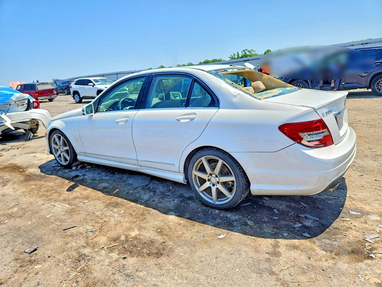 2014 Mercedes-benz C 300 4matic White vin: WDDGF8AB2EA923339