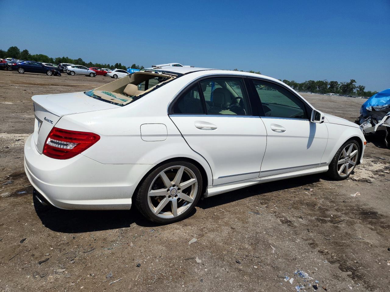 2014 Mercedes-benz C 300 4matic White vin: WDDGF8AB2EA923339