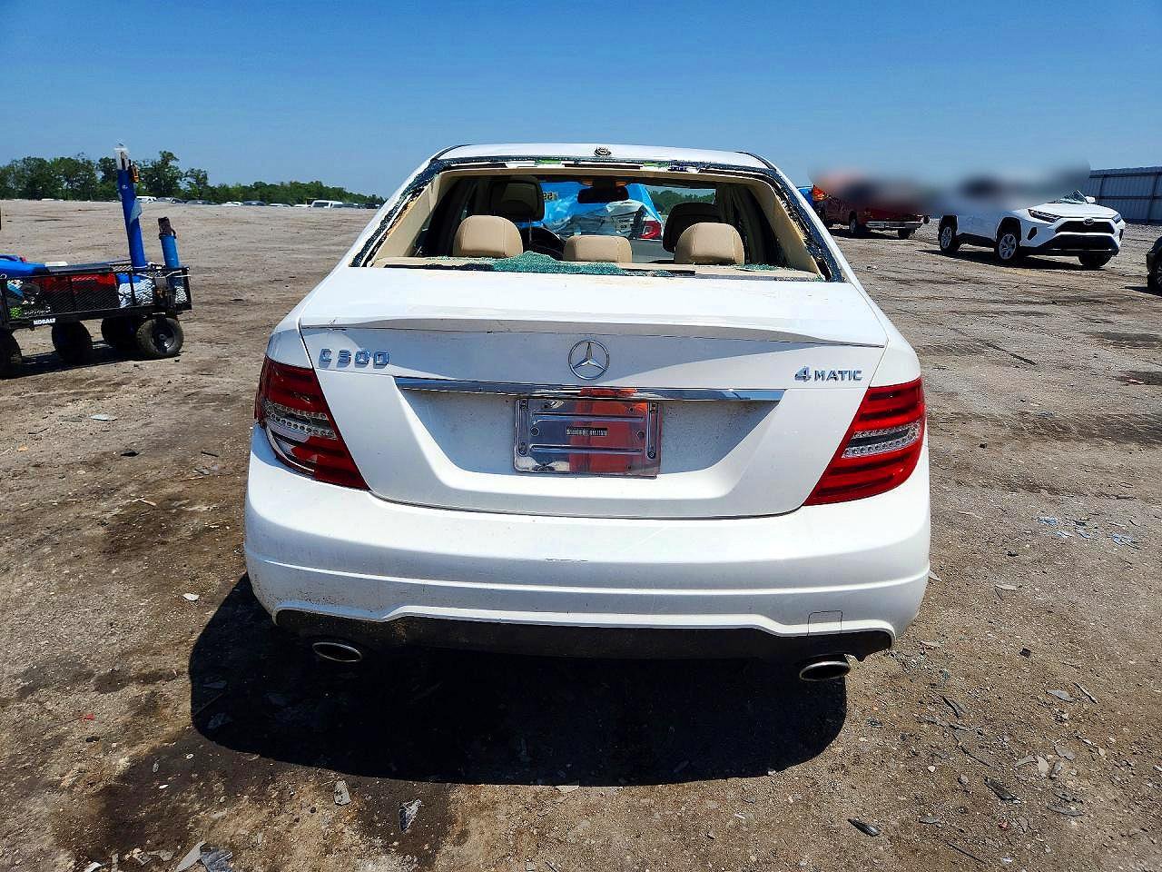 2014 Mercedes-benz C 300 4matic White vin: WDDGF8AB2EA923339