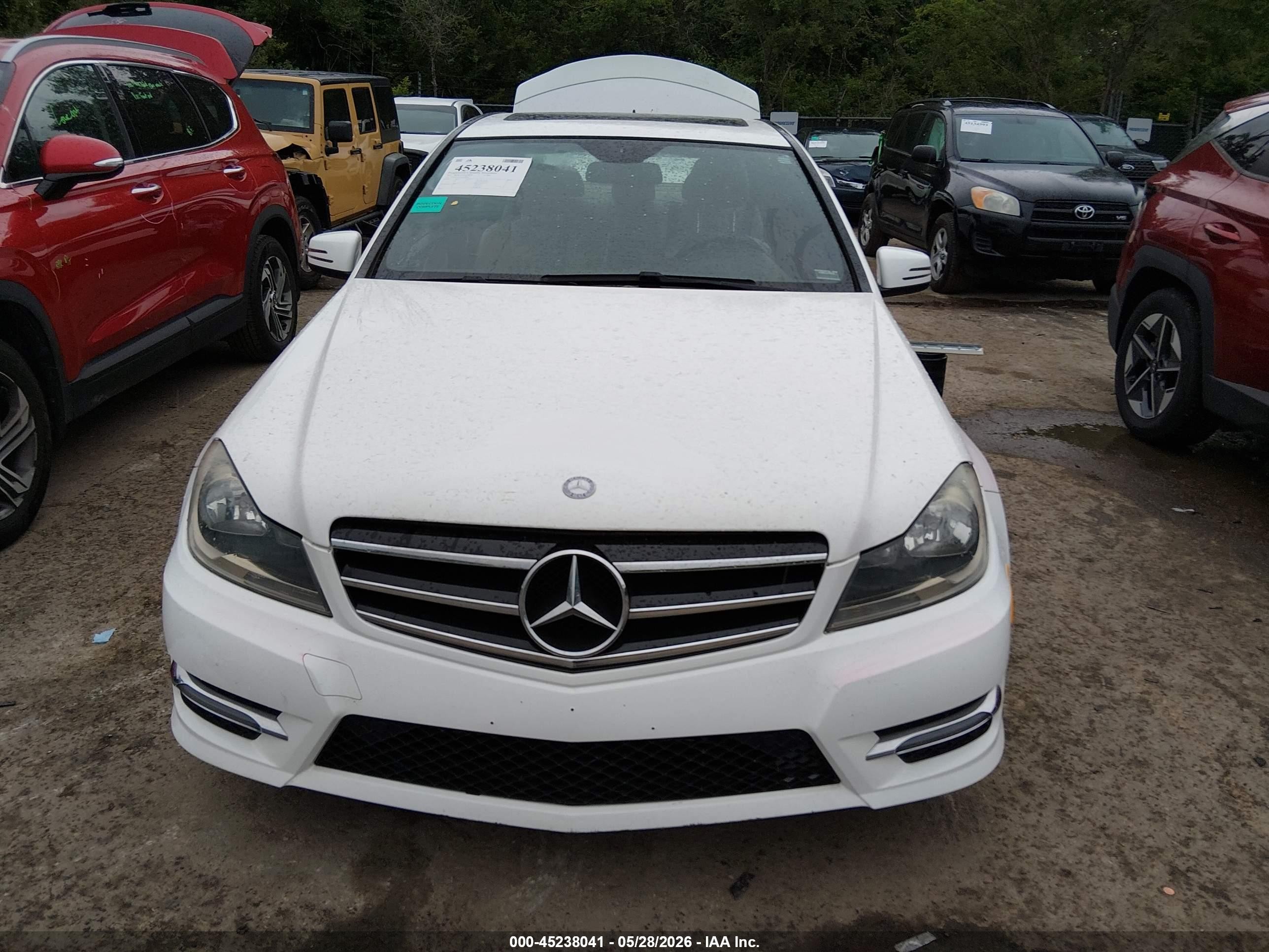 2014 Mercedes-benz C 300 Sport 4matic Белый vin: WDDGF8AB2EA942795