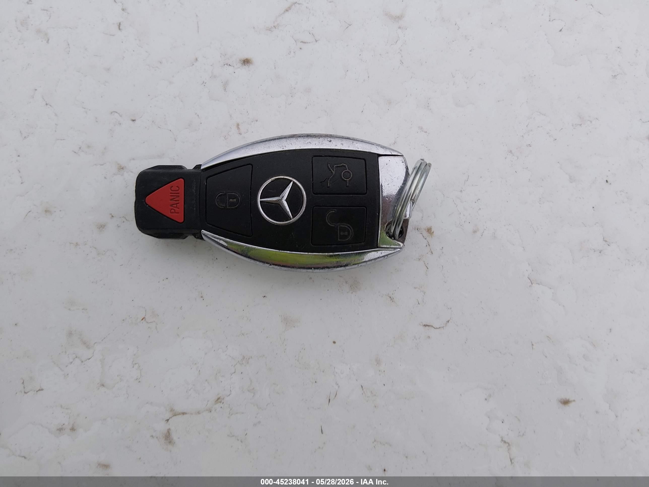 2014 Mercedes-benz C 300 Sport 4matic Белый vin: WDDGF8AB2EA942795