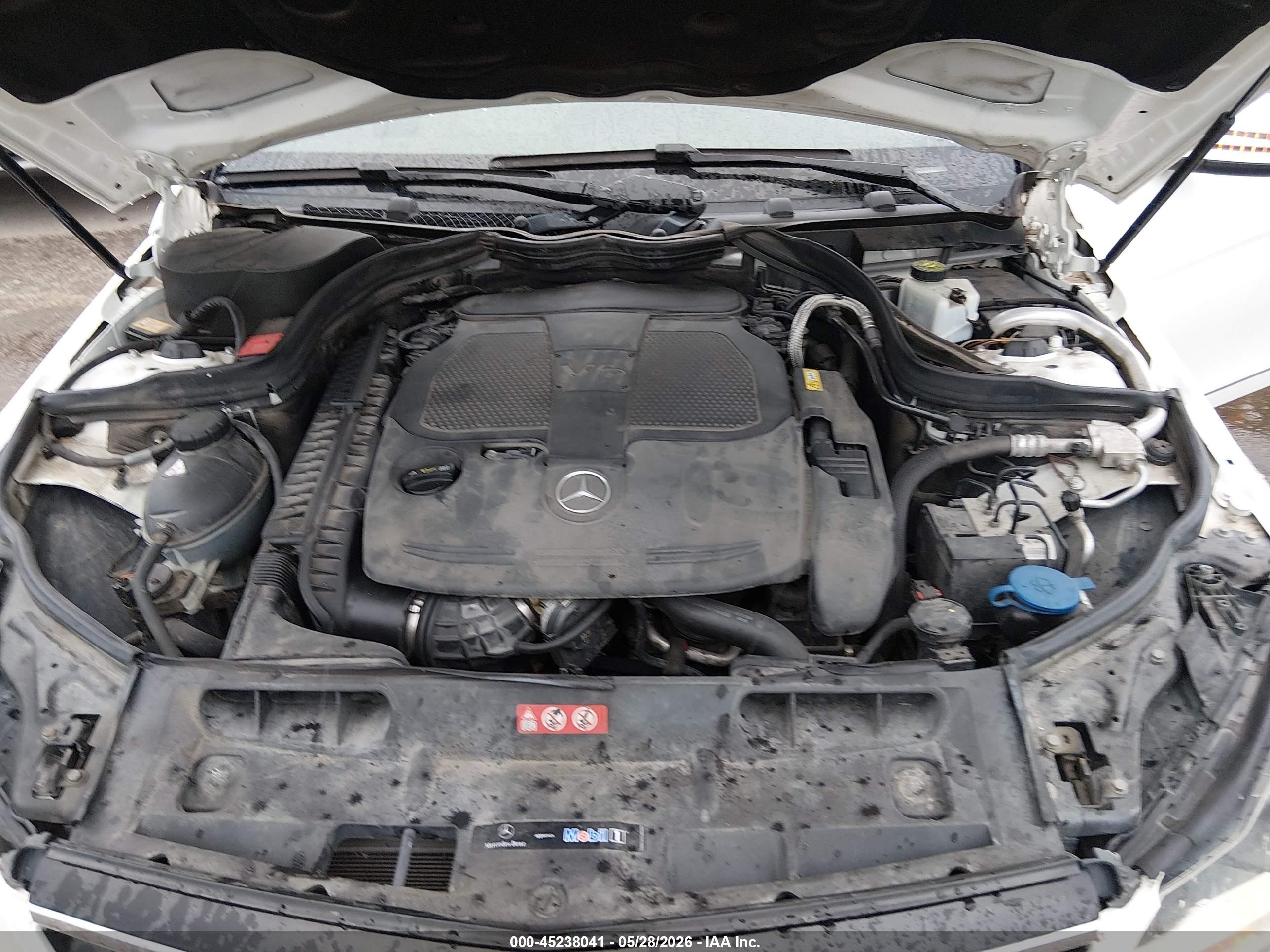 2014 Mercedes-benz C 300 Sport 4matic Белый vin: WDDGF8AB2EA942795