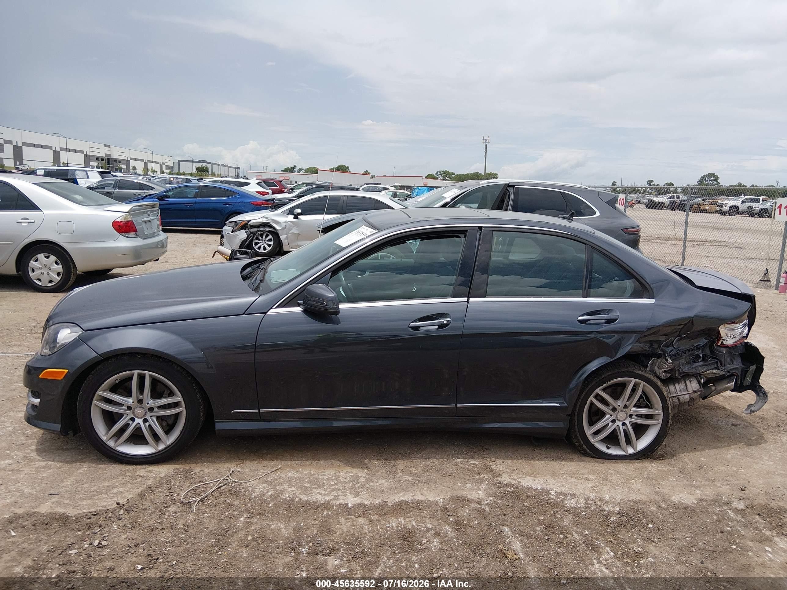 2014 Mercedes-benz C 300 Sport 4matic Gray vin: WDDGF8AB2EA952792