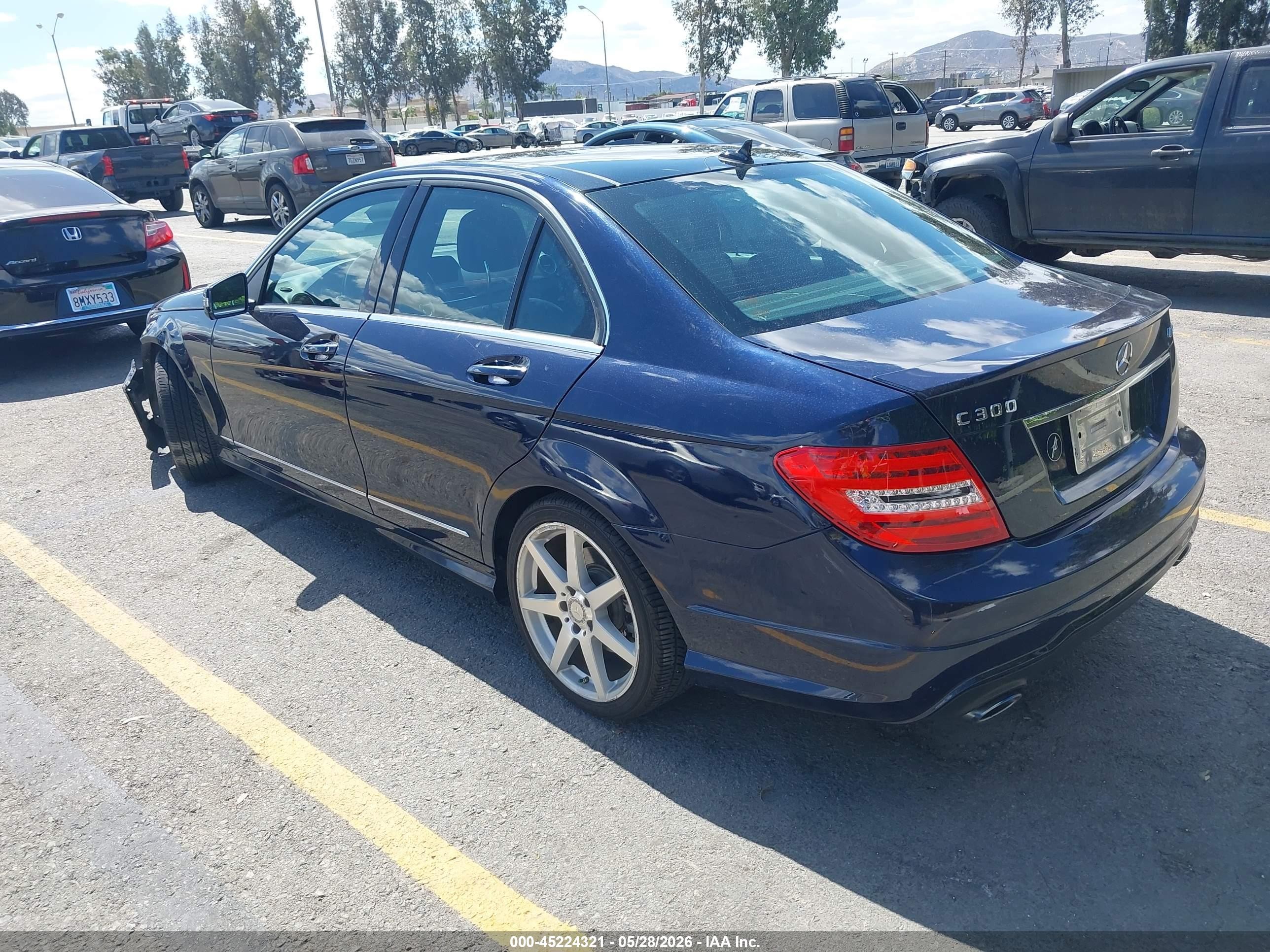 2014 Mercedes-benz C 300 Sport 4matic Синий vin: WDDGF8AB2EA967437