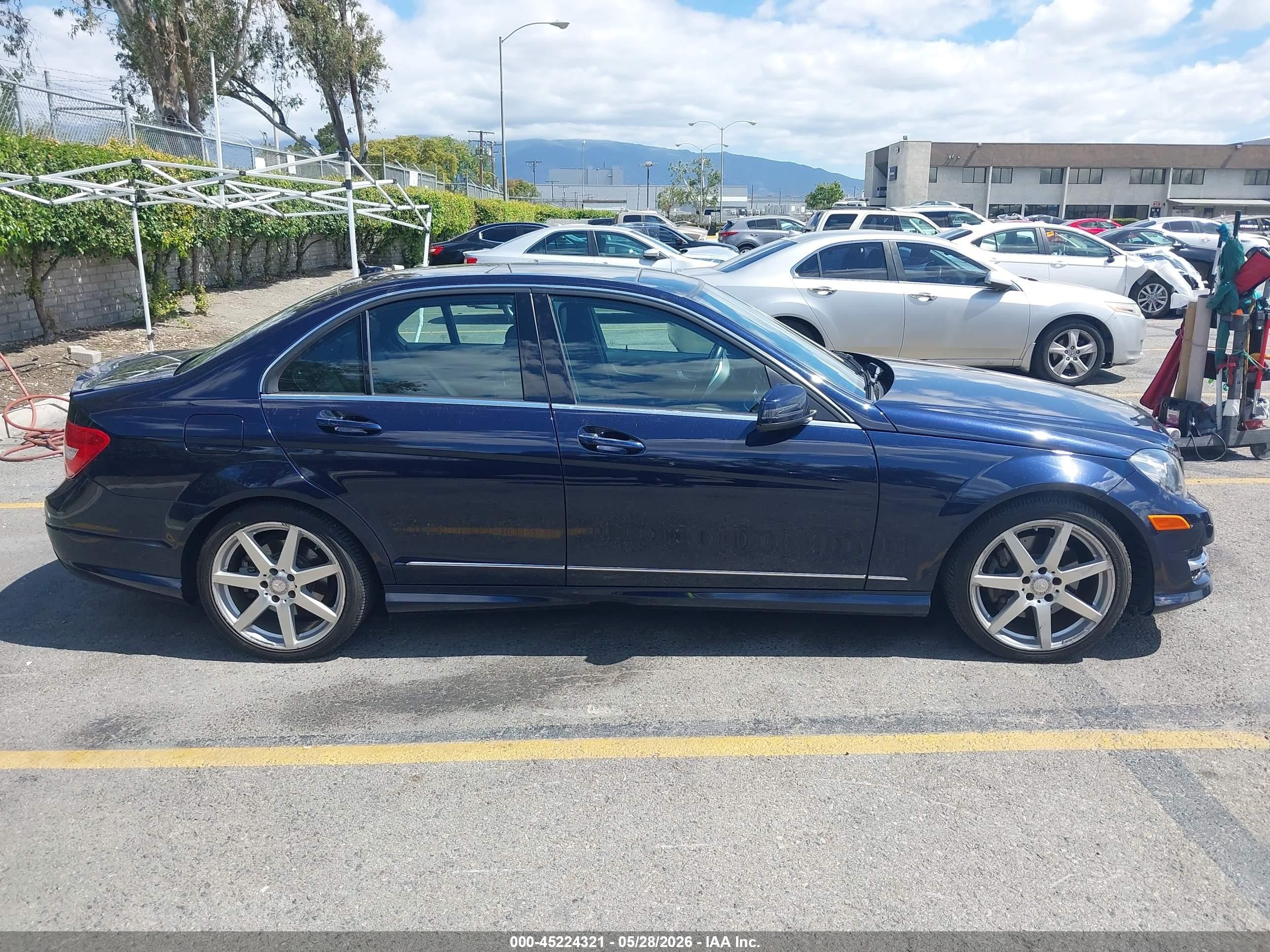 2014 Mercedes-benz C 300 Sport 4matic Синий vin: WDDGF8AB2EA967437