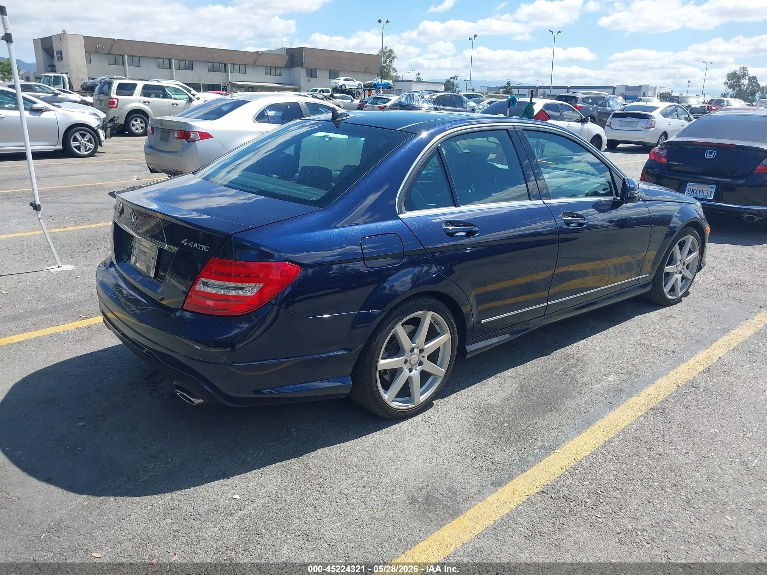 2014 Mercedes-benz C 300 Sport 4matic Синий vin: WDDGF8AB2EA967437