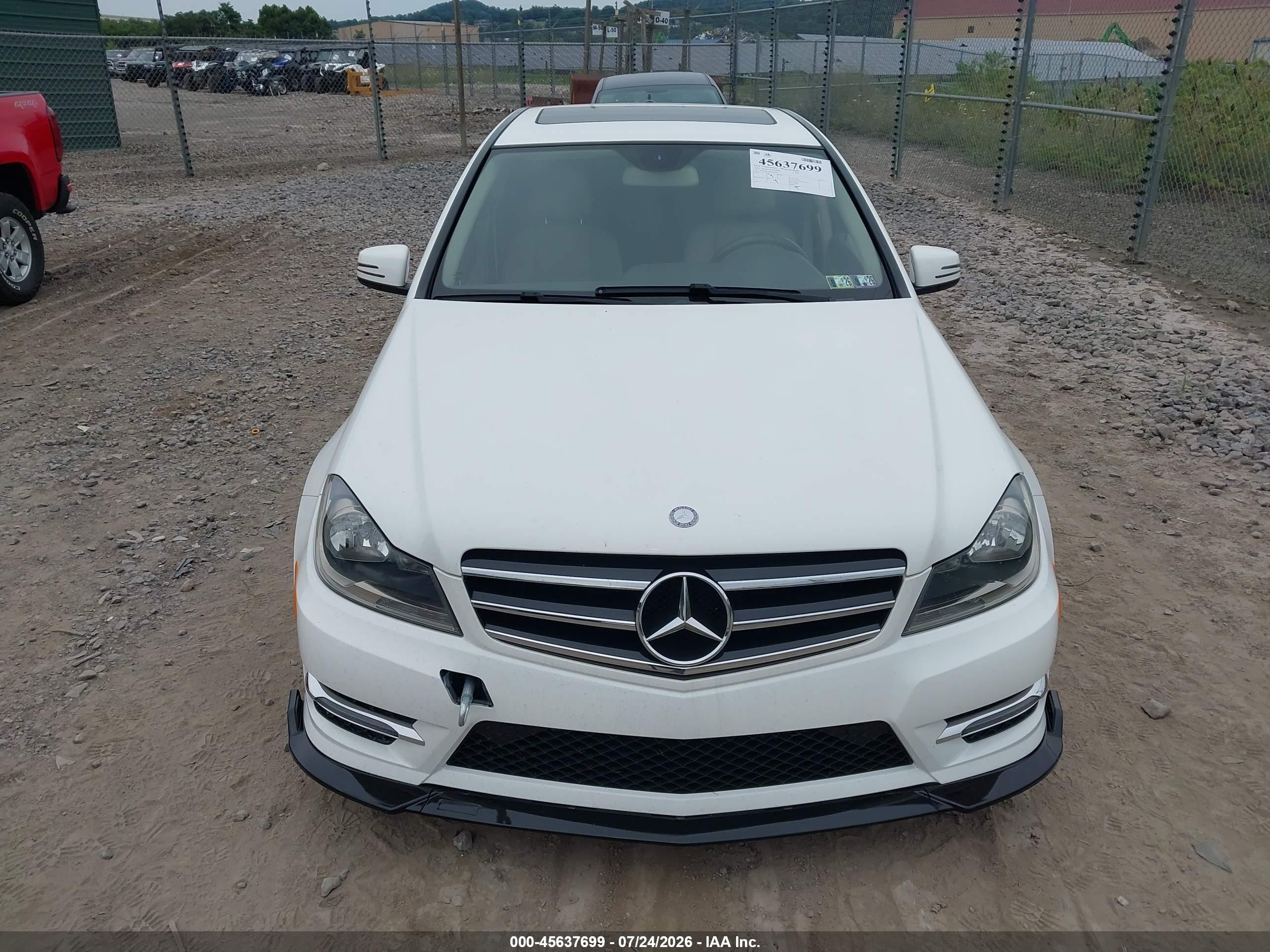 2014 Mercedes-benz C 300 Sport 4matic White vin: WDDGF8AB2EG163054