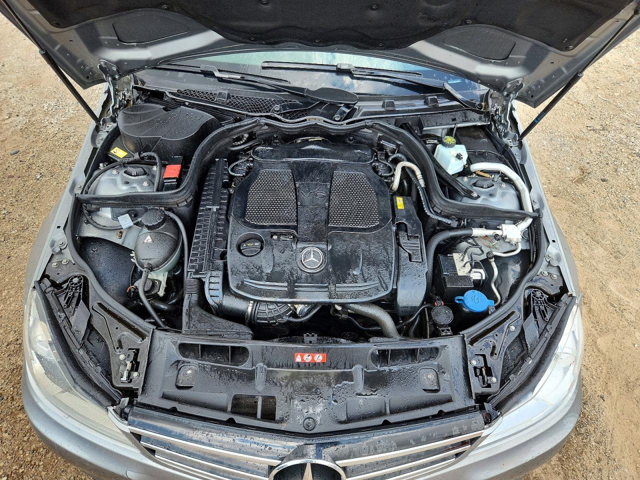 2014 Mercedes-benz C 300 4matic Silver vin: WDDGF8AB2EG209899