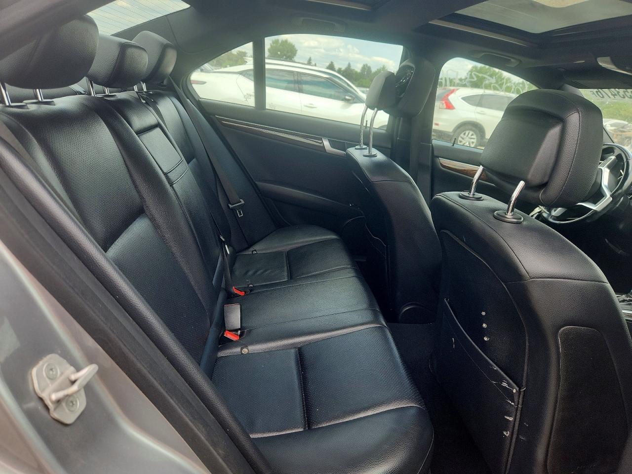 2014 Mercedes-benz C 300 4matic Silver vin: WDDGF8AB2EG209899