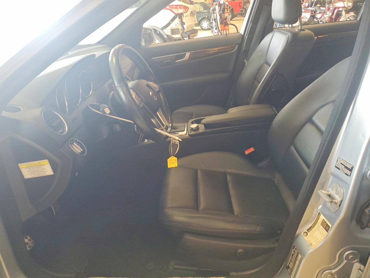 2014 Mercedes-benz C 300 4matic Silver vin: WDDGF8AB2ER307335