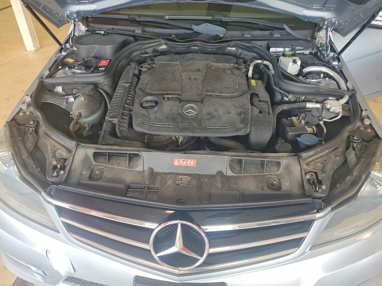 2014 Mercedes-benz C 300 4matic Silver vin: WDDGF8AB2ER307335