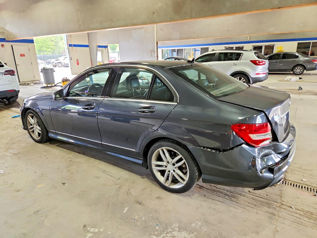 2014 Mercedes-benz C 300 4matic Charcoal vin: WDDGF8AB2ER315208