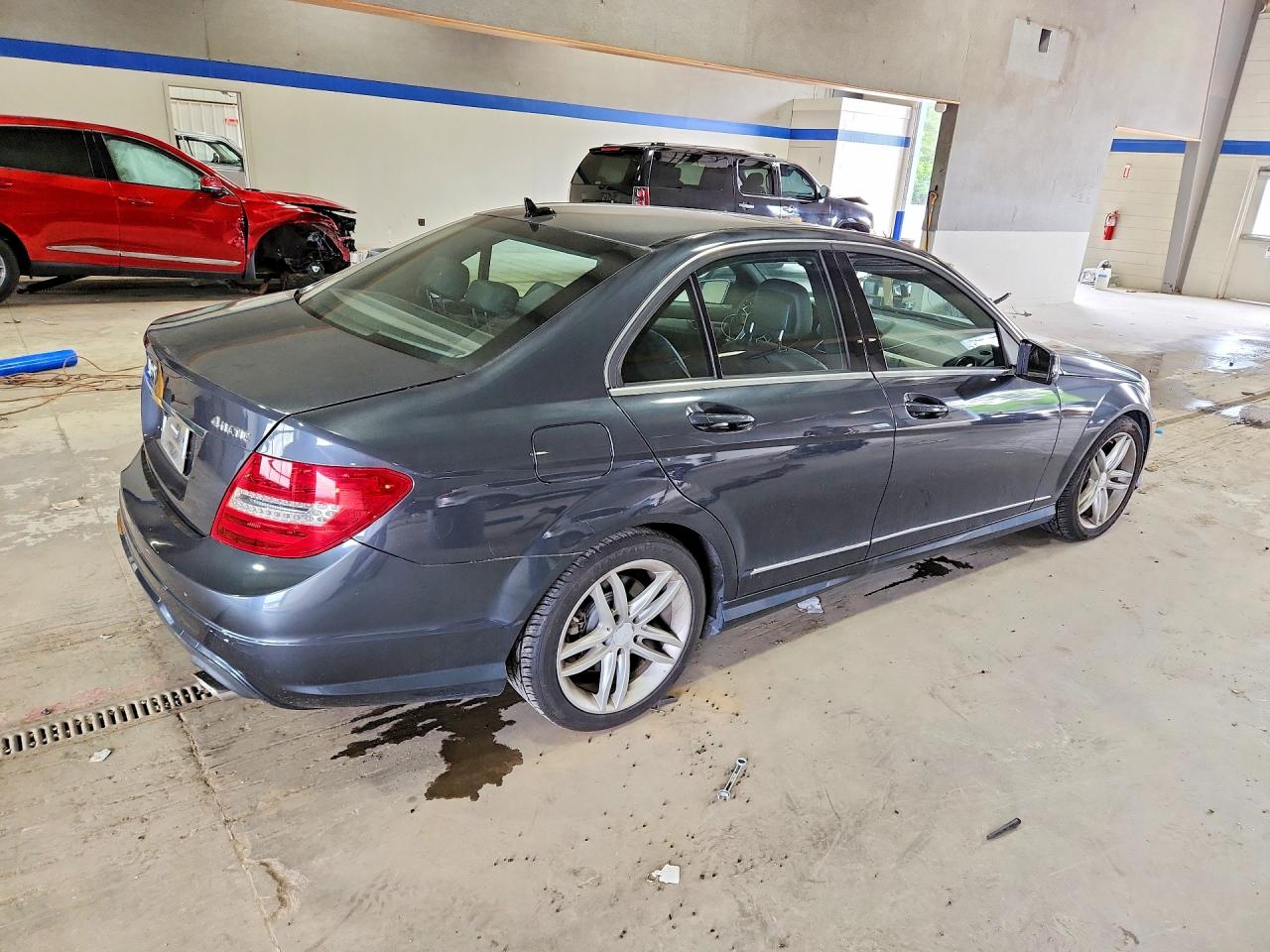 2014 Mercedes-benz C 300 4matic Charcoal vin: WDDGF8AB2ER315208