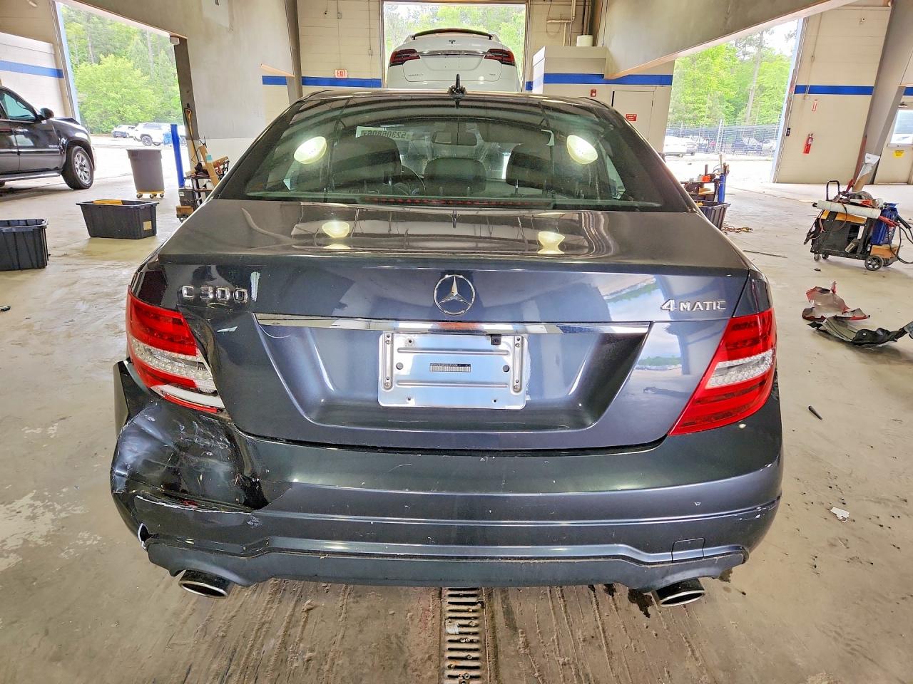 2014 Mercedes-benz C 300 4matic Charcoal vin: WDDGF8AB2ER315208