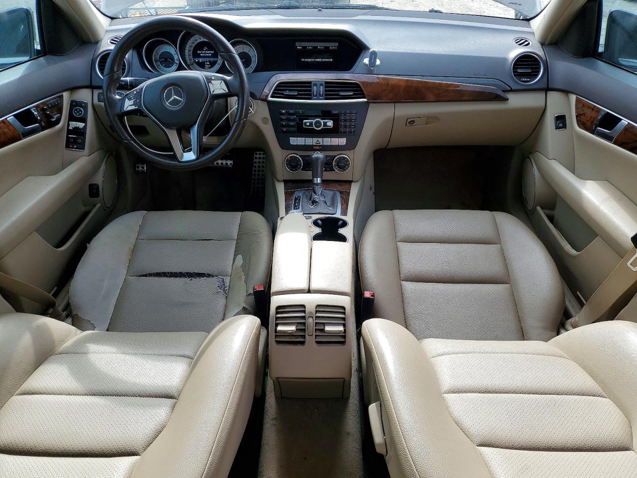 2013 Mercedes-benz C 300 4matic Коричневый vin: WDDGF8AB3DA776169