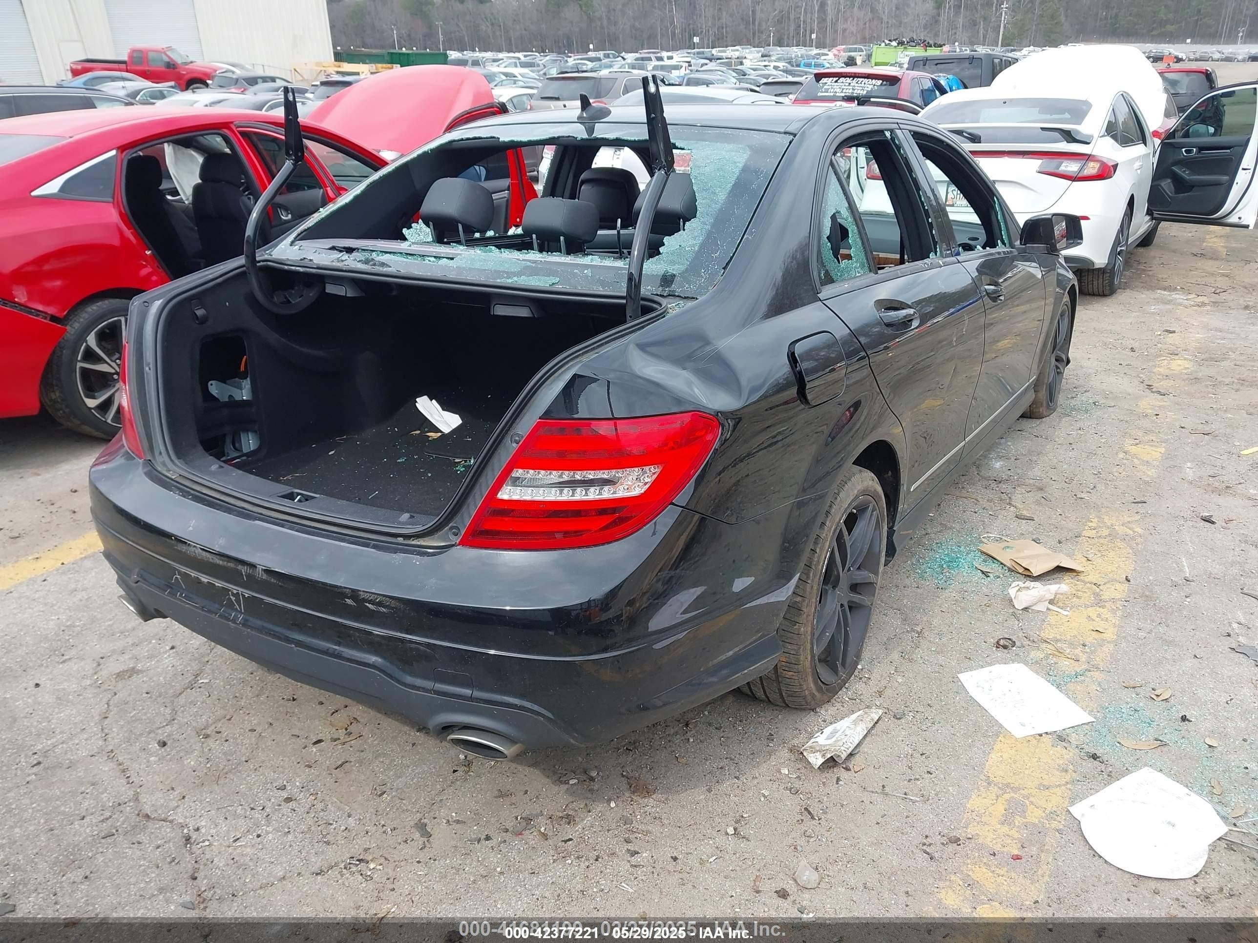 2013 Mercedes-benz C 300 Luxury 4matic/sport 4matic Black vin: WDDGF8AB3DA811048