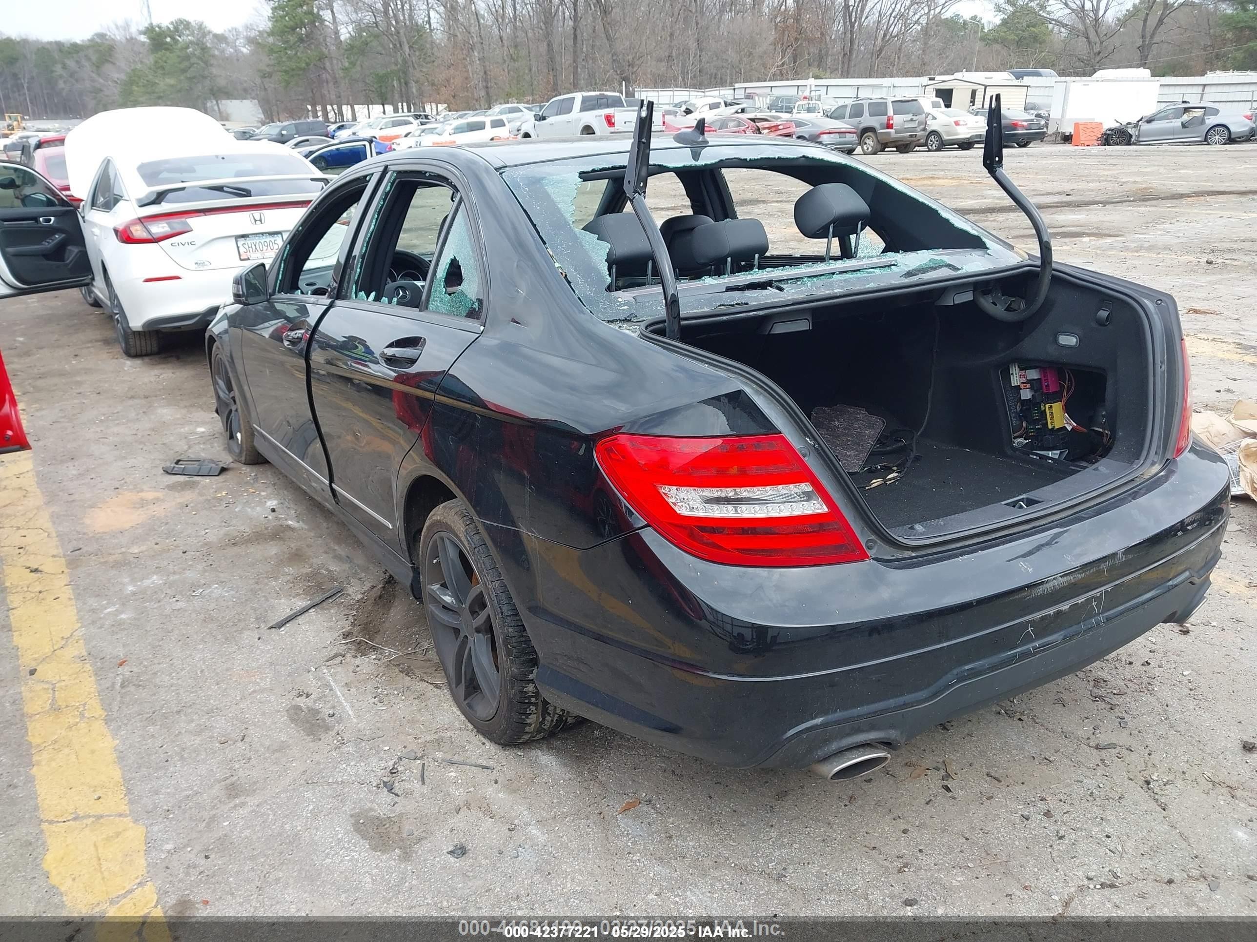 2013 Mercedes-benz C 300 Luxury 4matic/sport 4matic Black vin: WDDGF8AB3DA811048