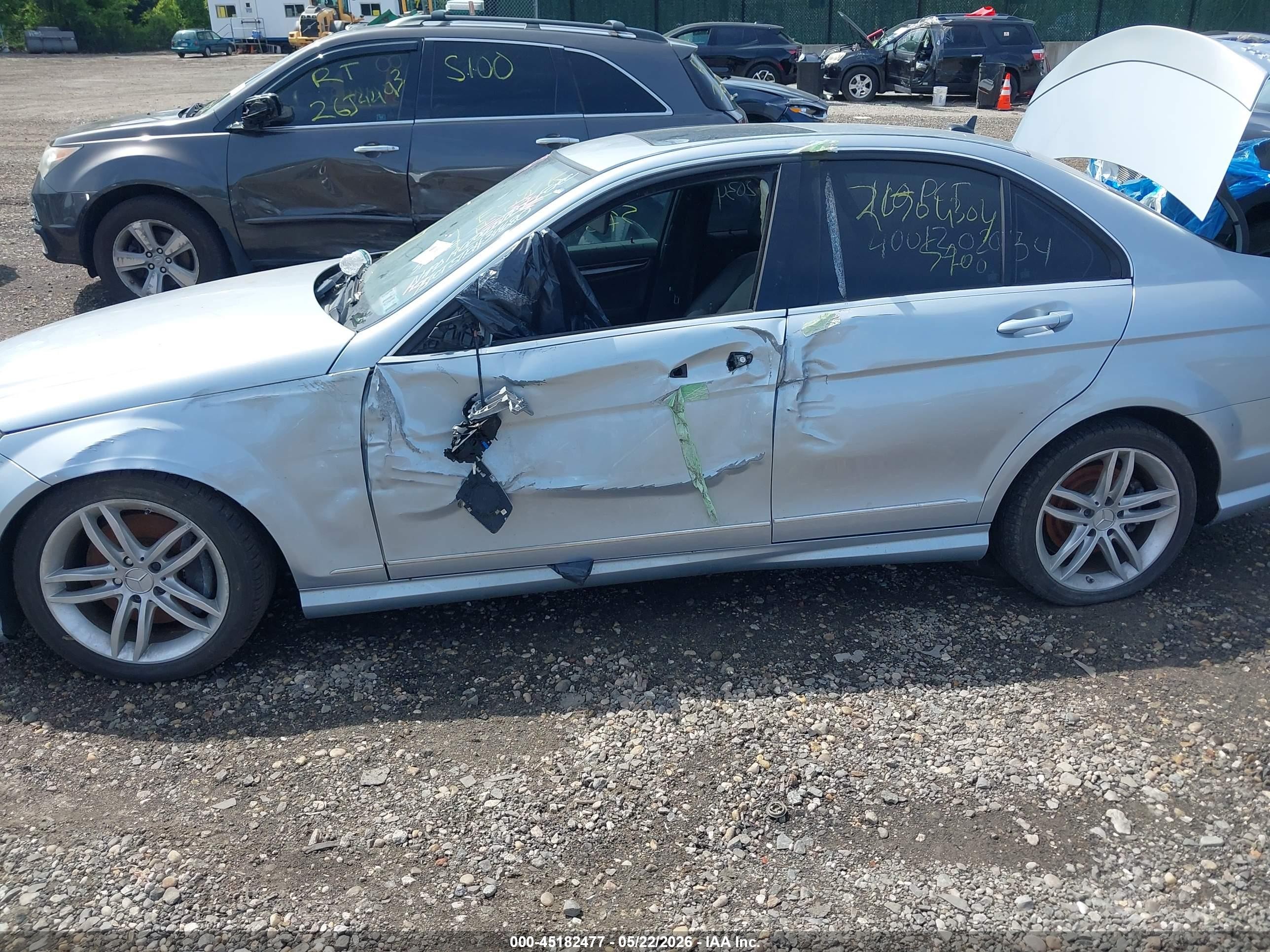 2013 Mercedes-benz C 300 Sport 4matic Серебряный vin: WDDGF8AB3DA811888