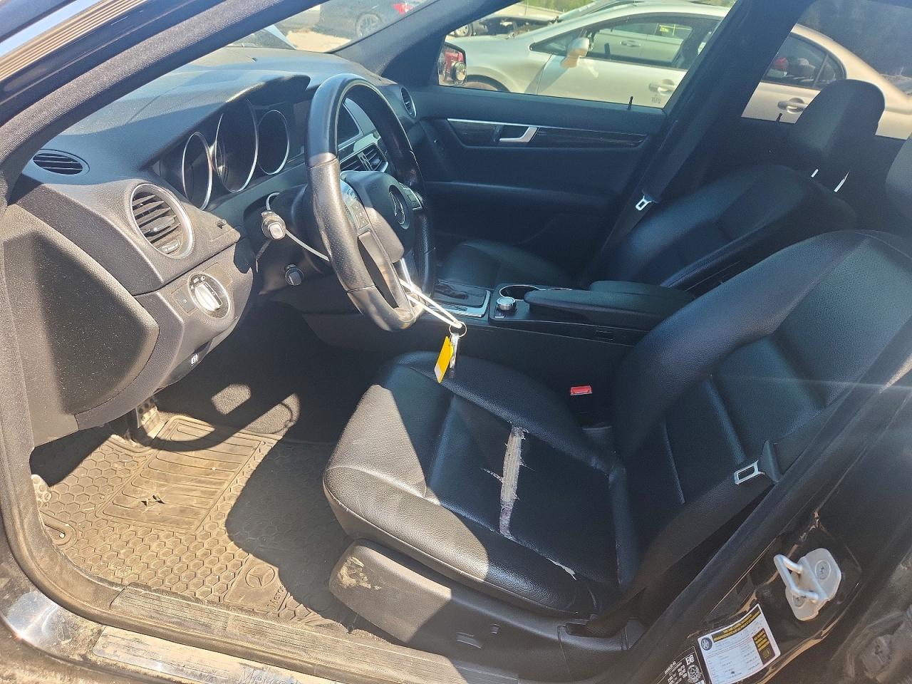 2013 Mercedes-benz C 300 4matic Black vin: WDDGF8AB3DA869547