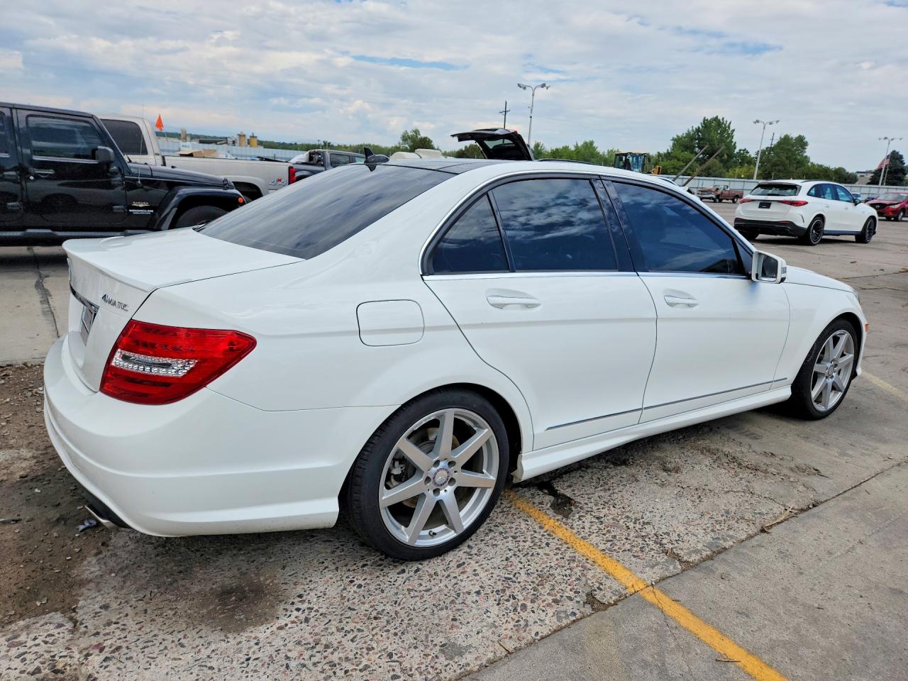 2013 Mercedes-benz C 300 4matic Белый vin: WDDGF8AB3DA878894