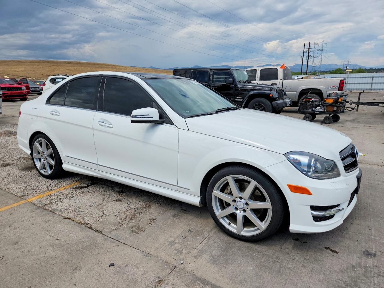 2013 Mercedes-benz C 300 4matic Белый vin: WDDGF8AB3DA878894