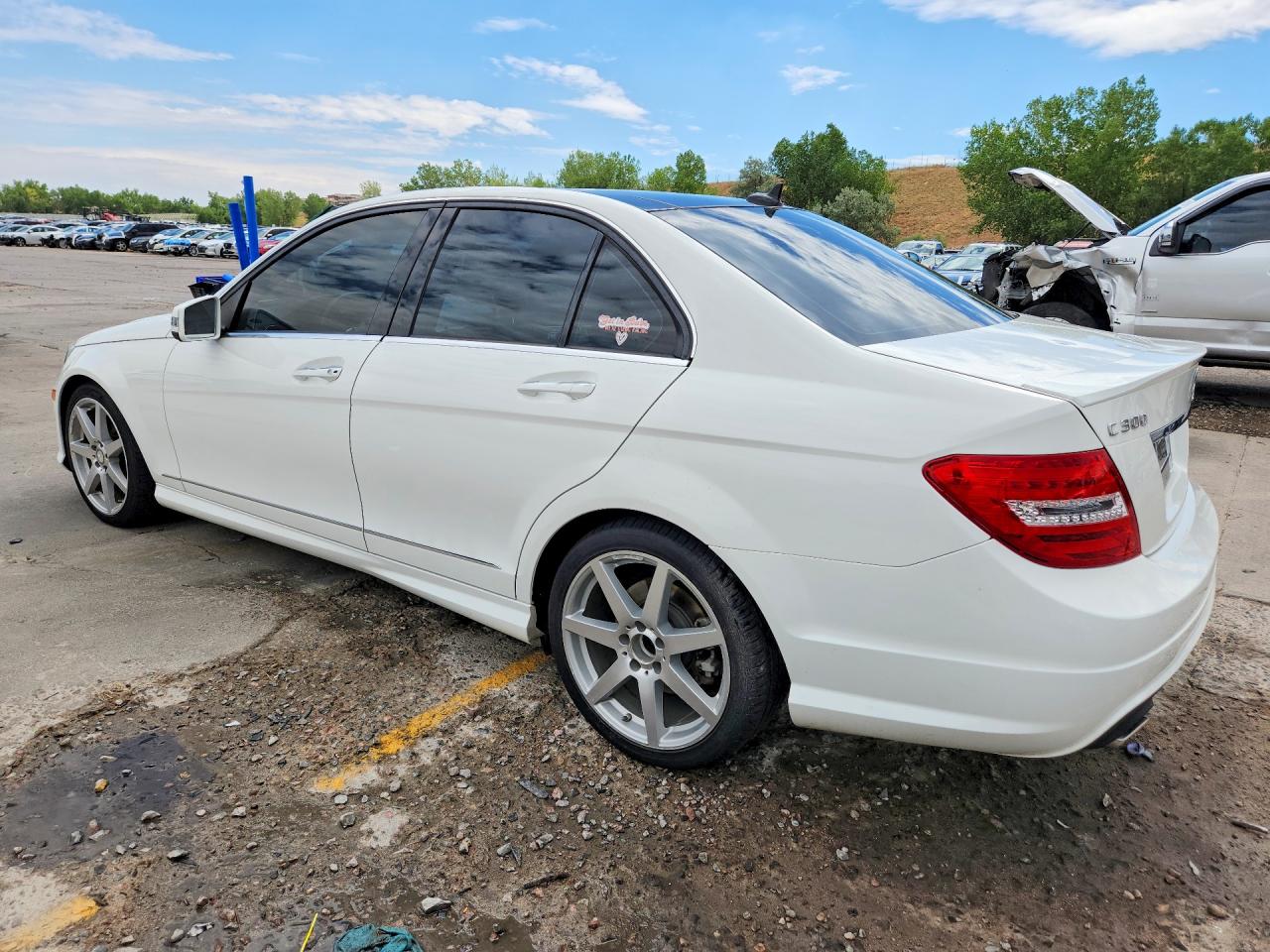 2013 Mercedes-benz C 300 4matic Белый vin: WDDGF8AB3DA878894
