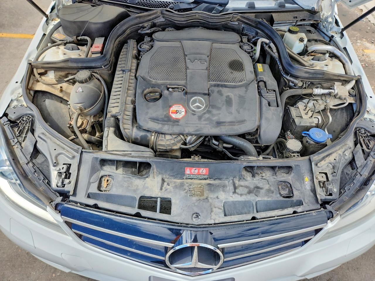 2013 Mercedes-benz C 300 4matic Белый vin: WDDGF8AB3DA878894
