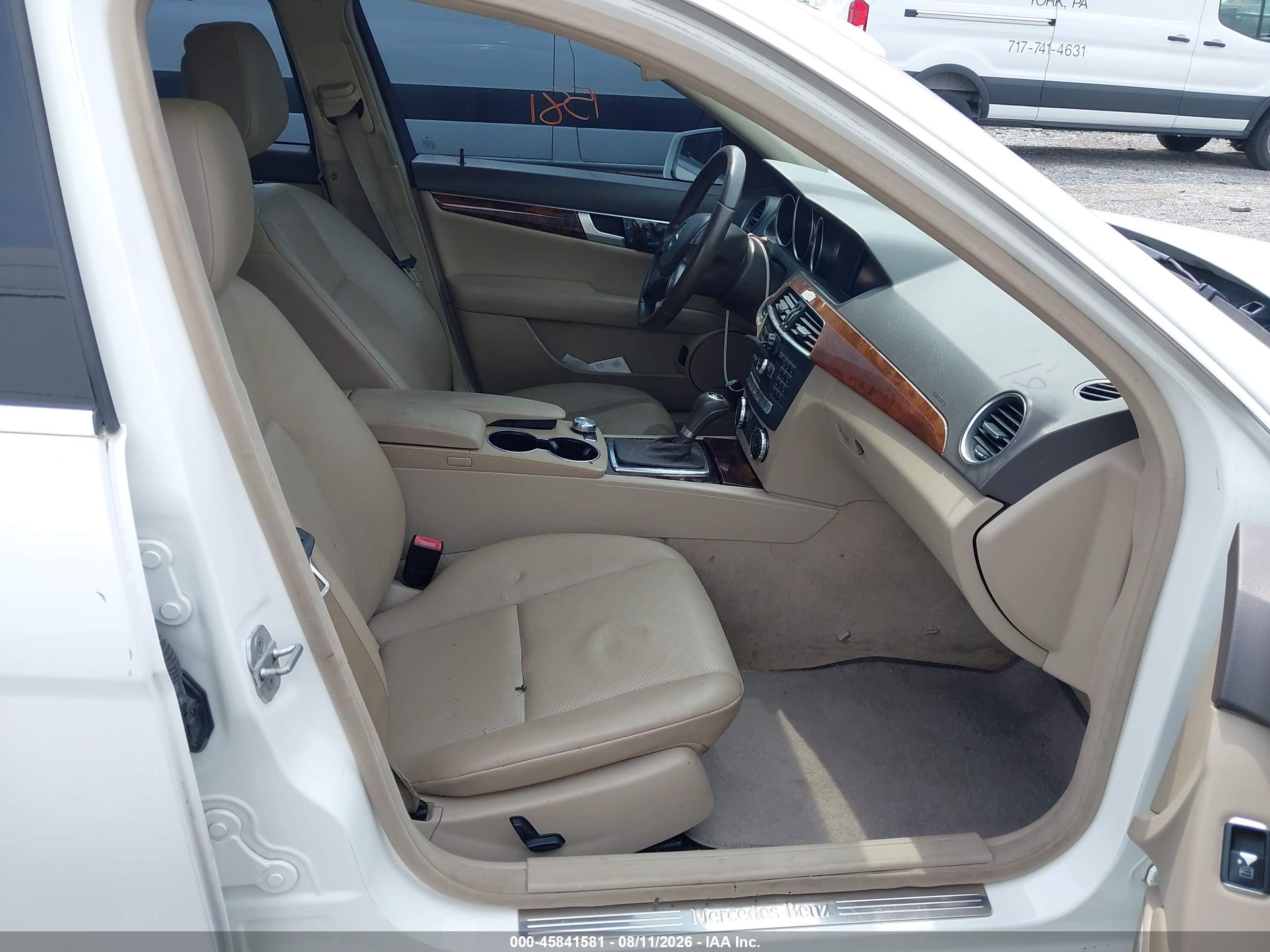 2013 Mercedes-benz C 300 Luxury 4matic White vin: WDDGF8AB3DG072115