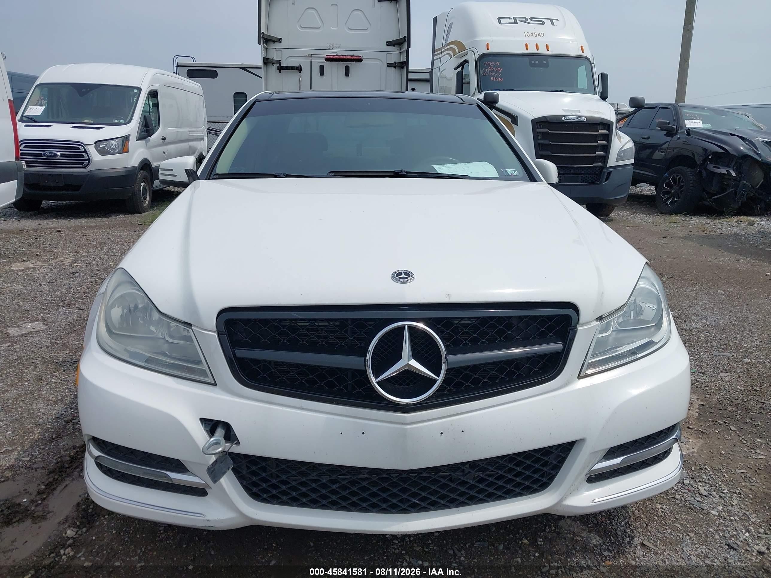 2013 Mercedes-benz C 300 Luxury 4matic White vin: WDDGF8AB3DG072115