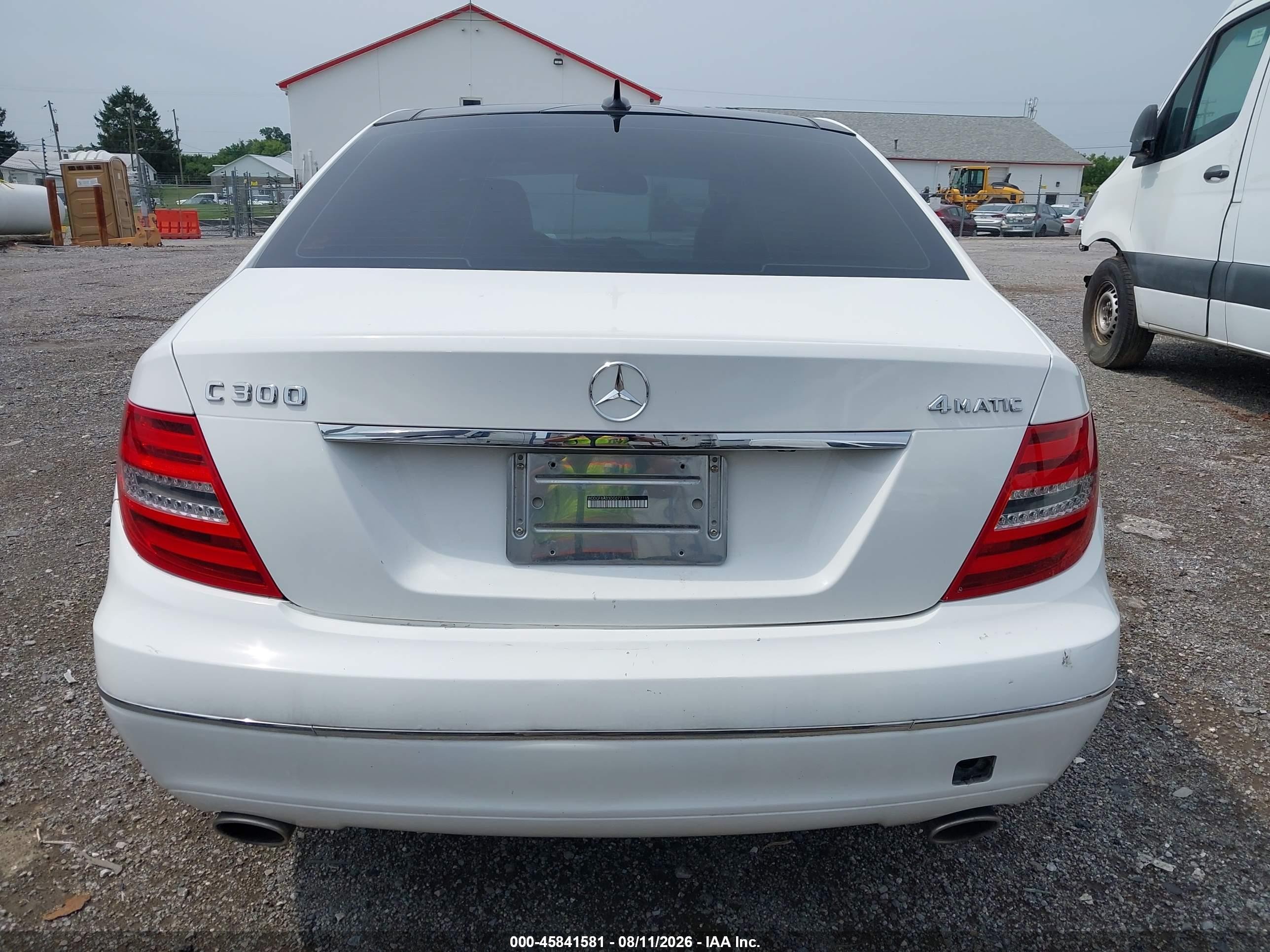 2013 Mercedes-benz C 300 Luxury 4matic White vin: WDDGF8AB3DG072115
