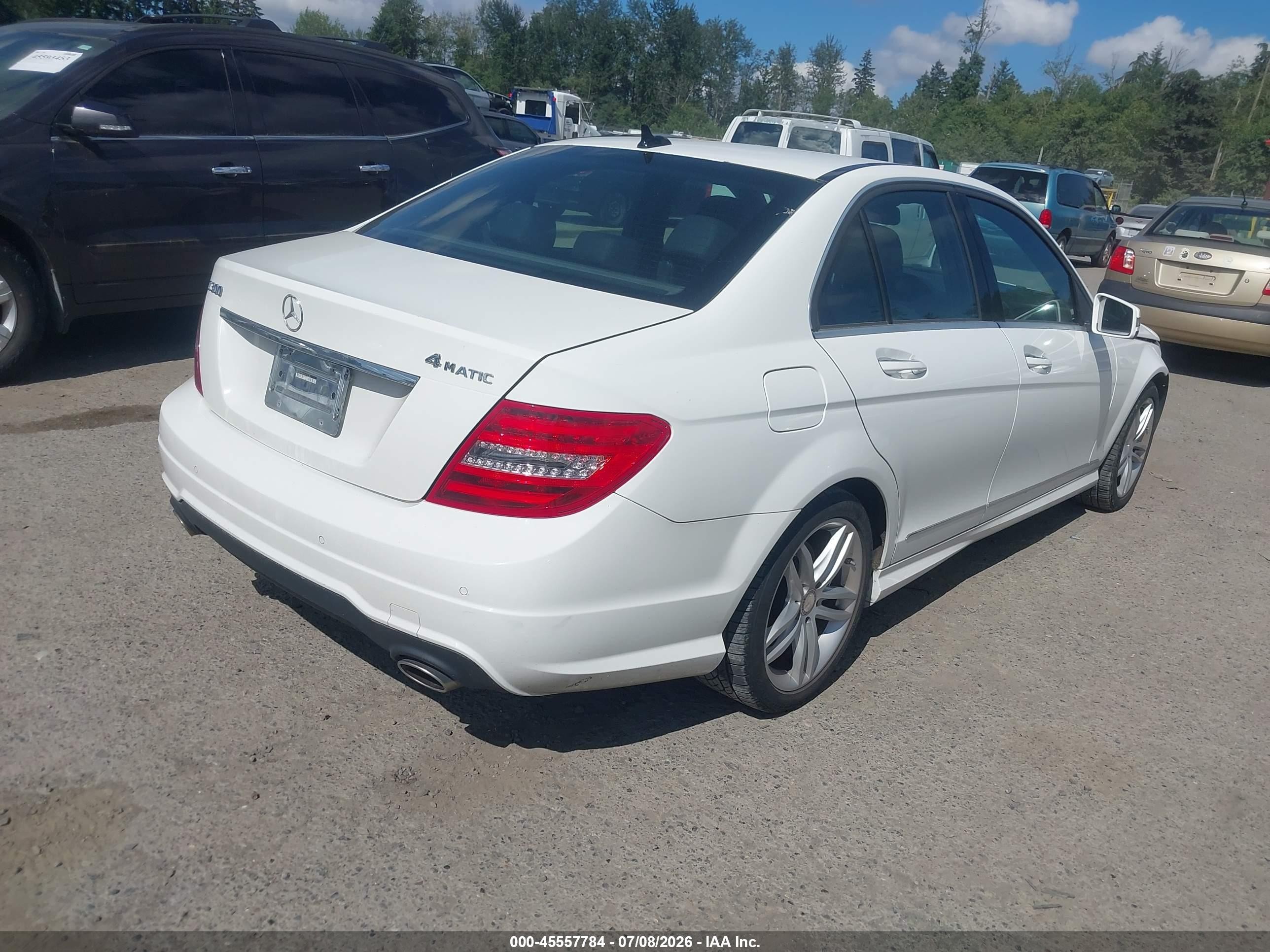 2013 Mercedes-benz C 300 Sport 4matic White vin: WDDGF8AB3DG076732