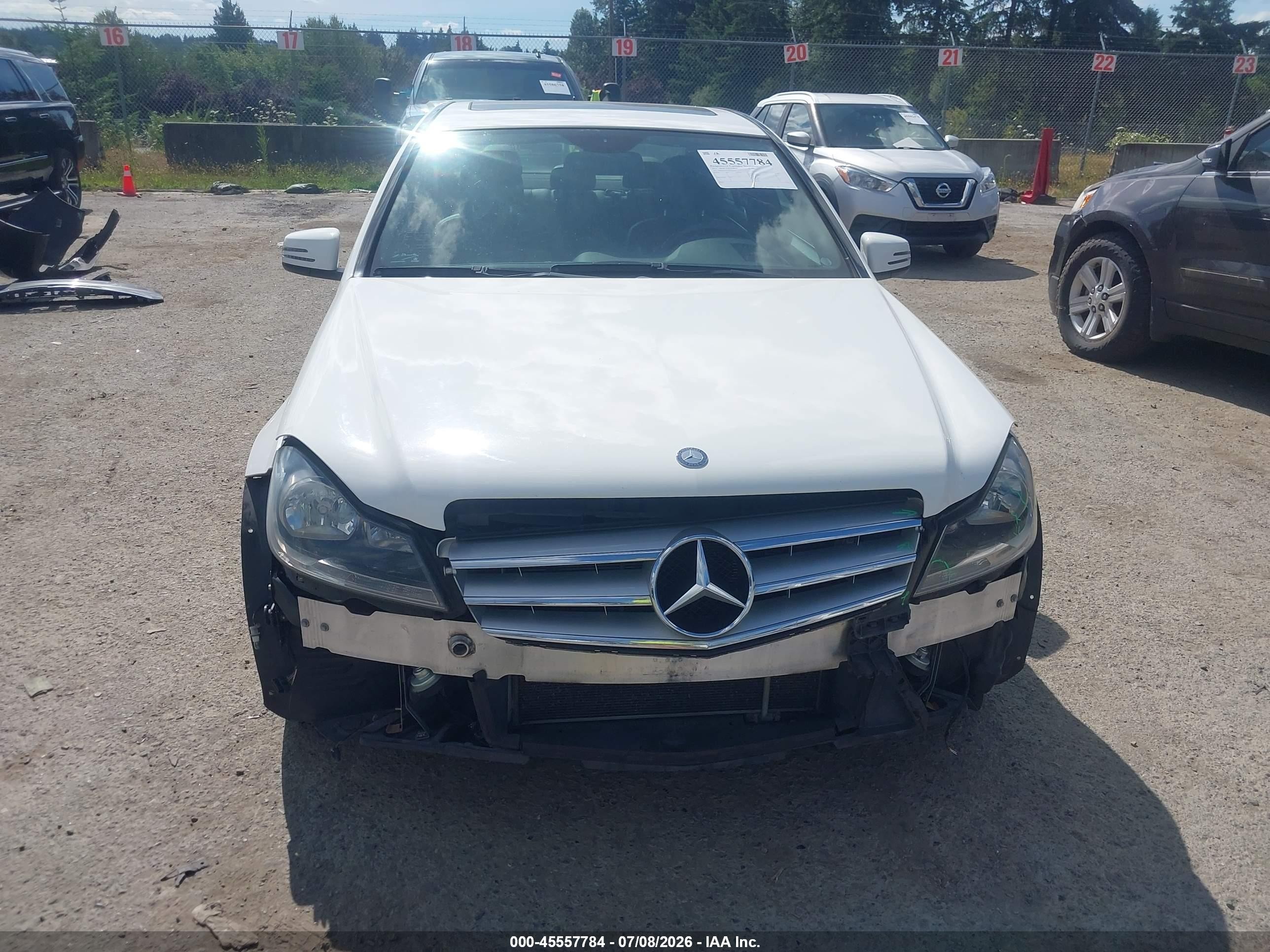 2013 Mercedes-benz C 300 Sport 4matic White vin: WDDGF8AB3DG076732