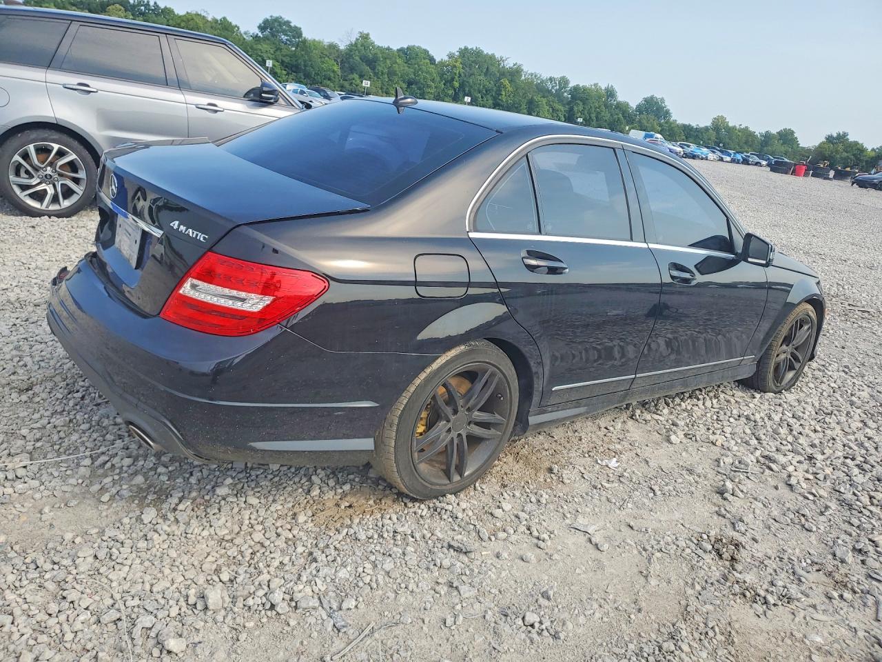 2013 Mercedes-benz C 300 4matic Black vin: WDDGF8AB3DG106926