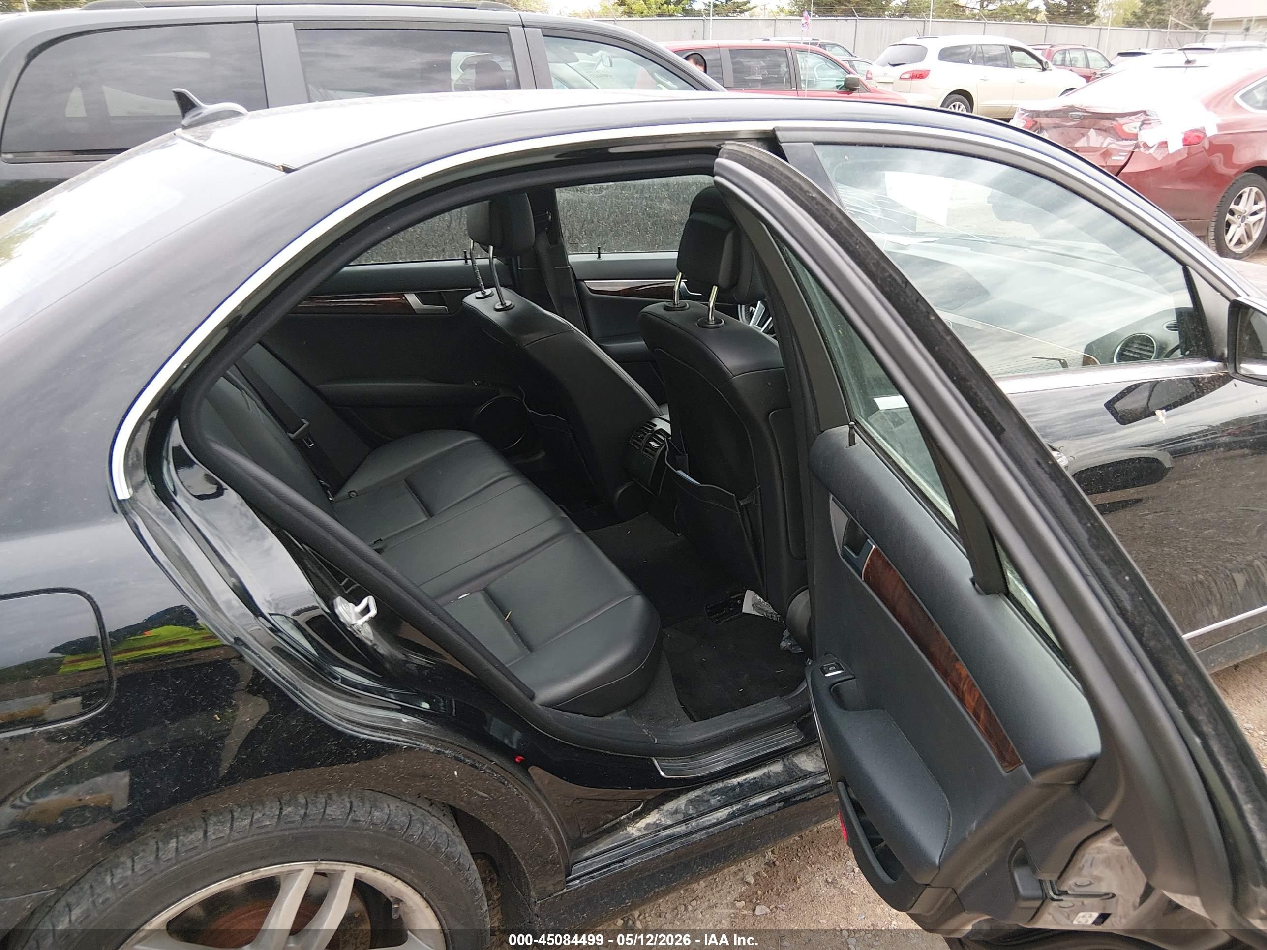2013 Mercedes-benz C 300 Sport 4matic Черный vin: WDDGF8AB3DR241344
