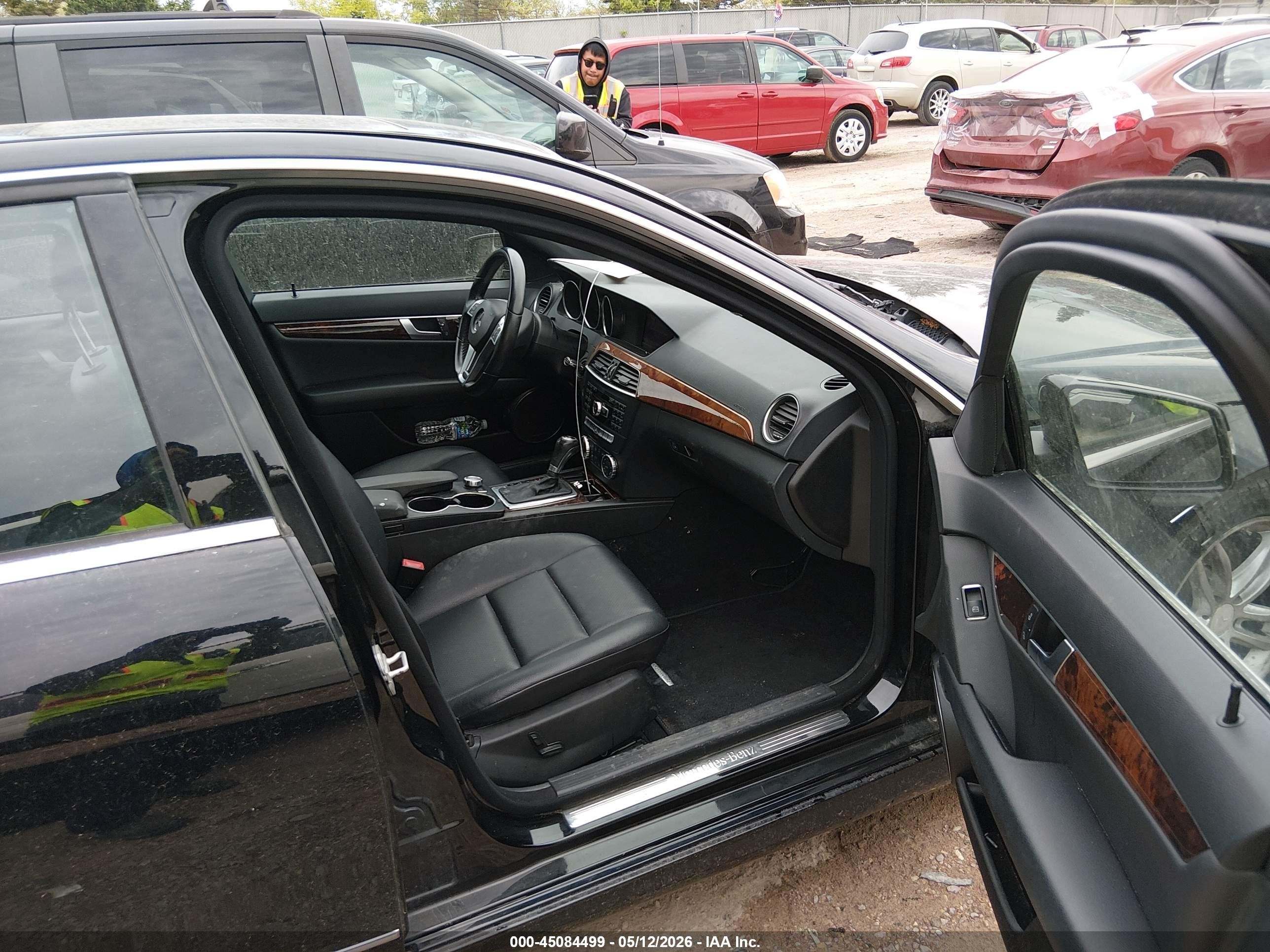 2013 Mercedes-benz C 300 Sport 4matic Черный vin: WDDGF8AB3DR241344