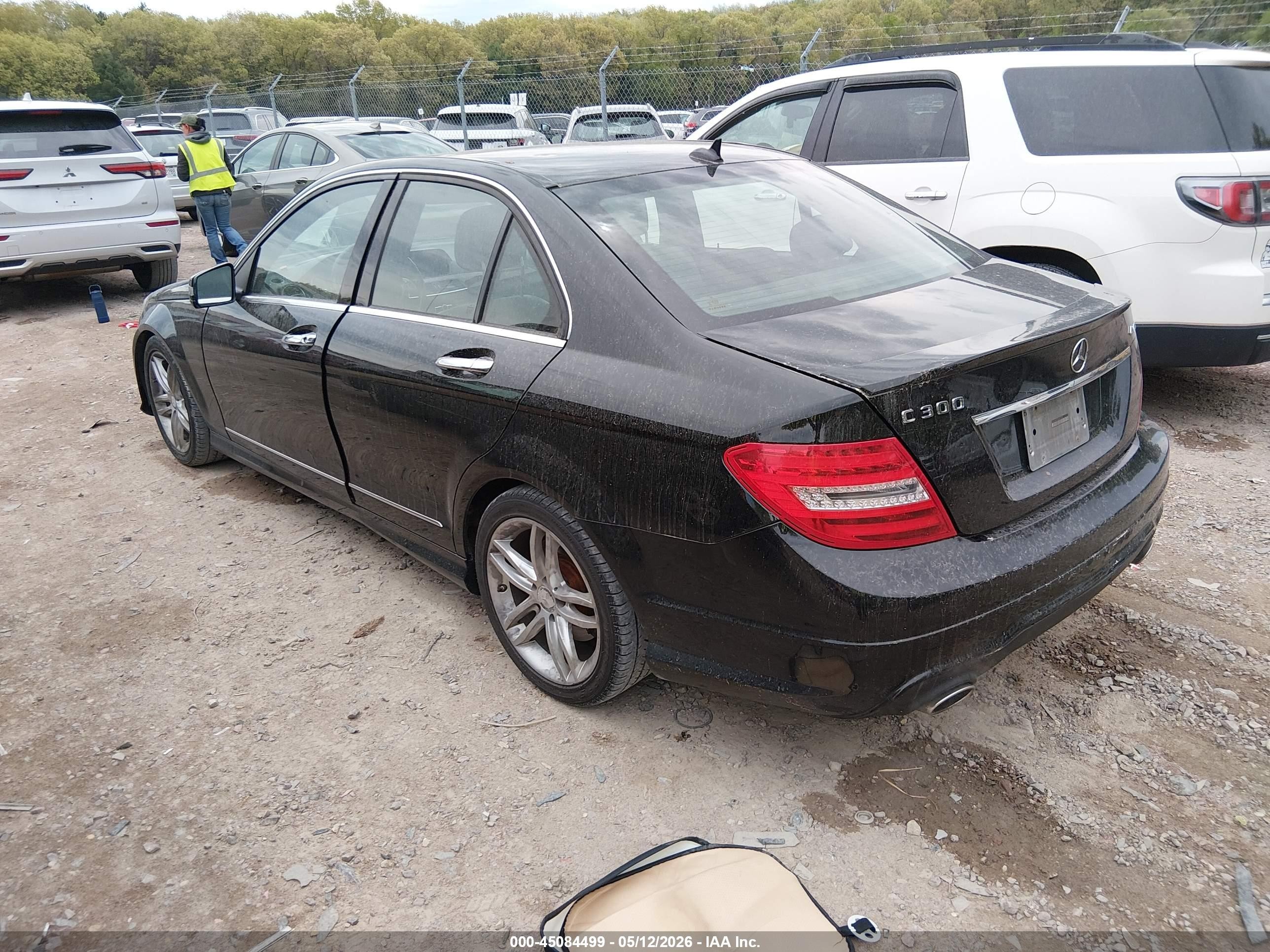 2013 Mercedes-benz C 300 Sport 4matic Черный vin: WDDGF8AB3DR241344