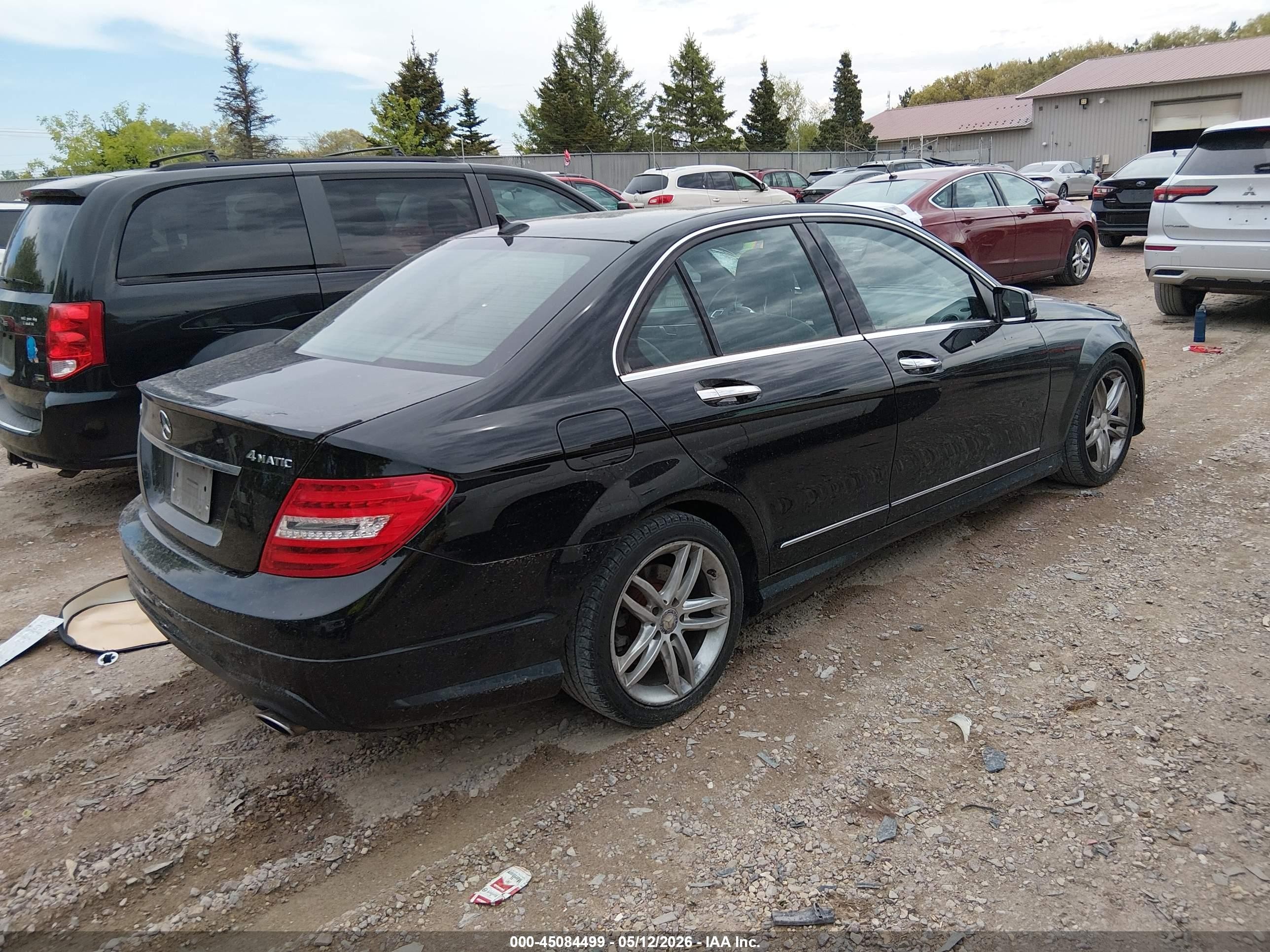 2013 Mercedes-benz C 300 Sport 4matic Черный vin: WDDGF8AB3DR241344