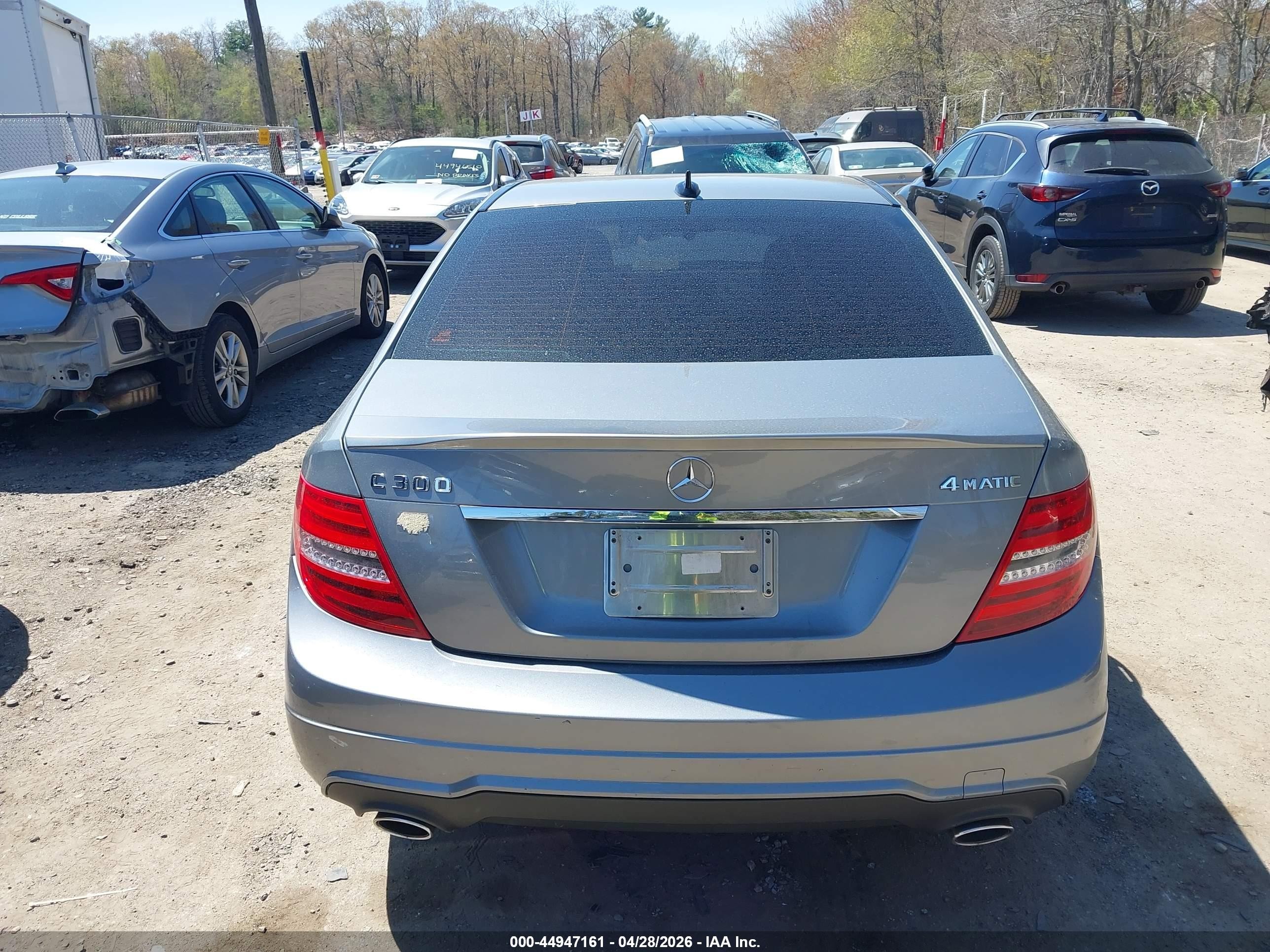 2013 Mercedes-benz C 300 Sport 4matic Серебряный vin: WDDGF8AB3DR247435