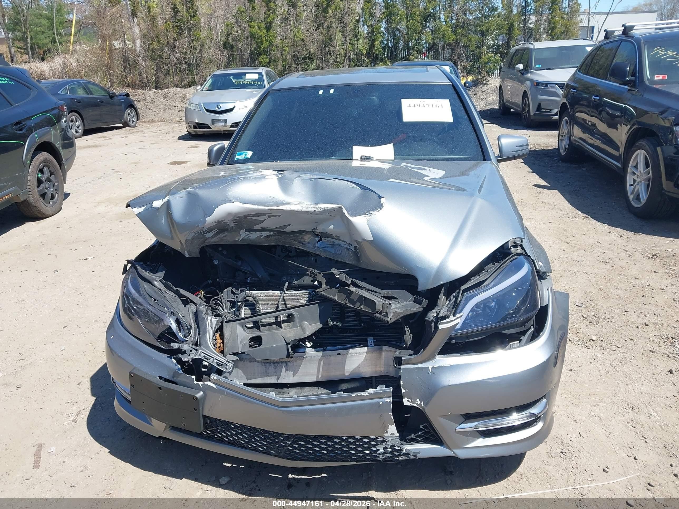 2013 Mercedes-benz C 300 Sport 4matic Серебряный vin: WDDGF8AB3DR247435