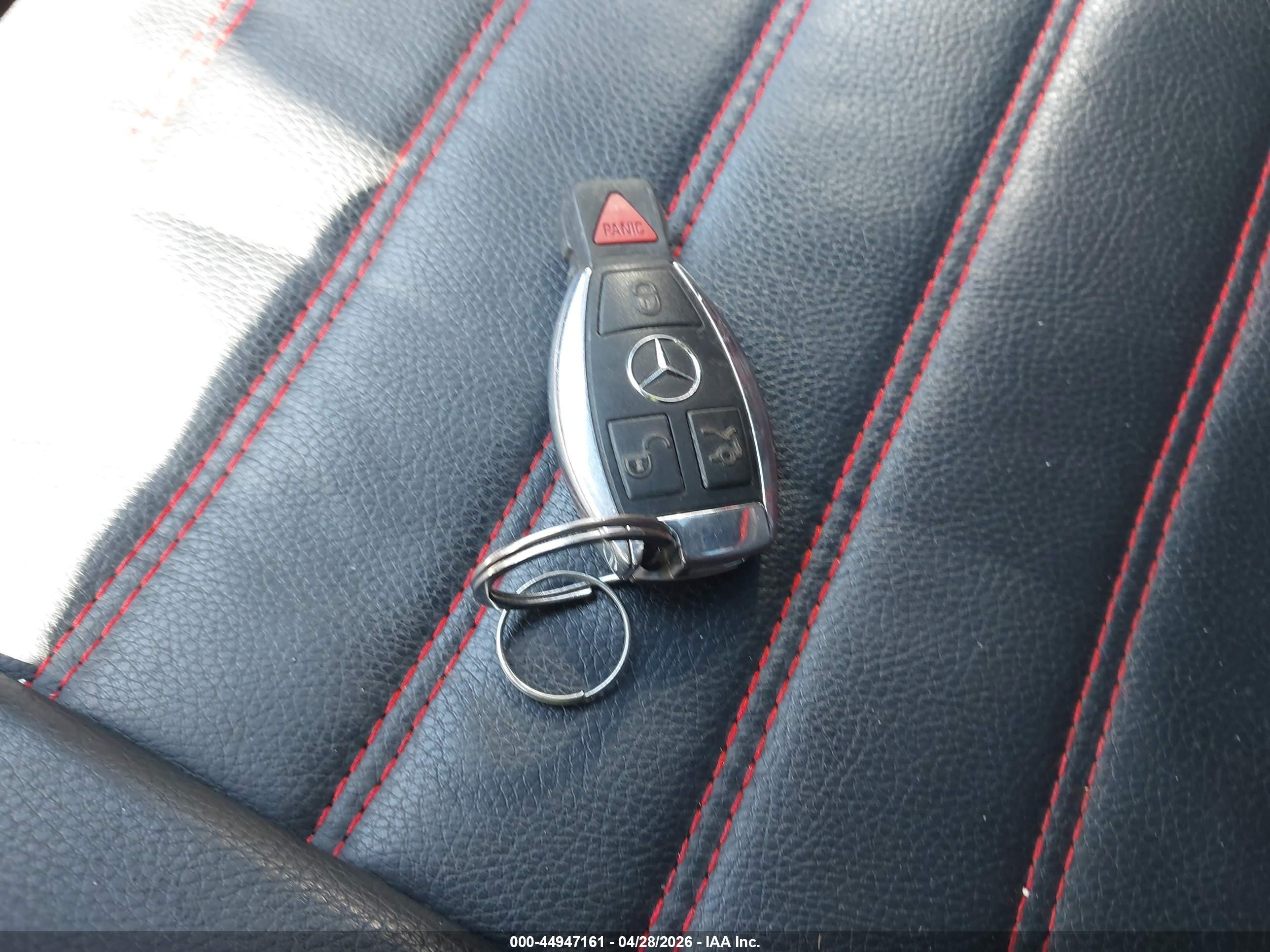 2013 Mercedes-benz C 300 Sport 4matic Серебряный vin: WDDGF8AB3DR247435