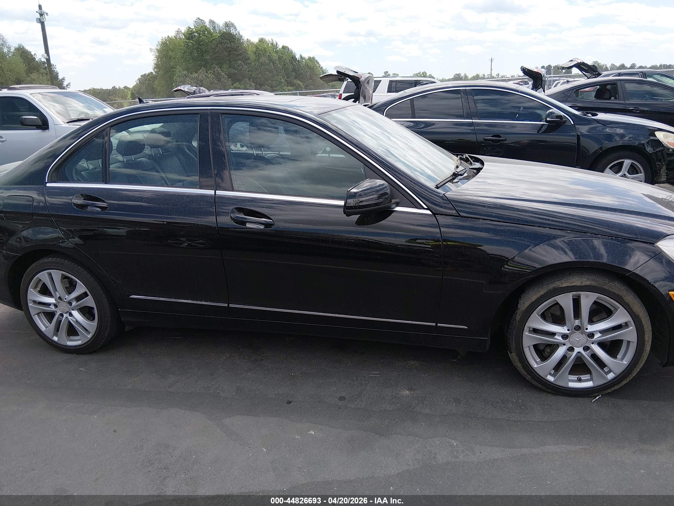 2013 Mercedes-benz C 300 Luxury 4matic Black vin: WDDGF8AB3DR252828