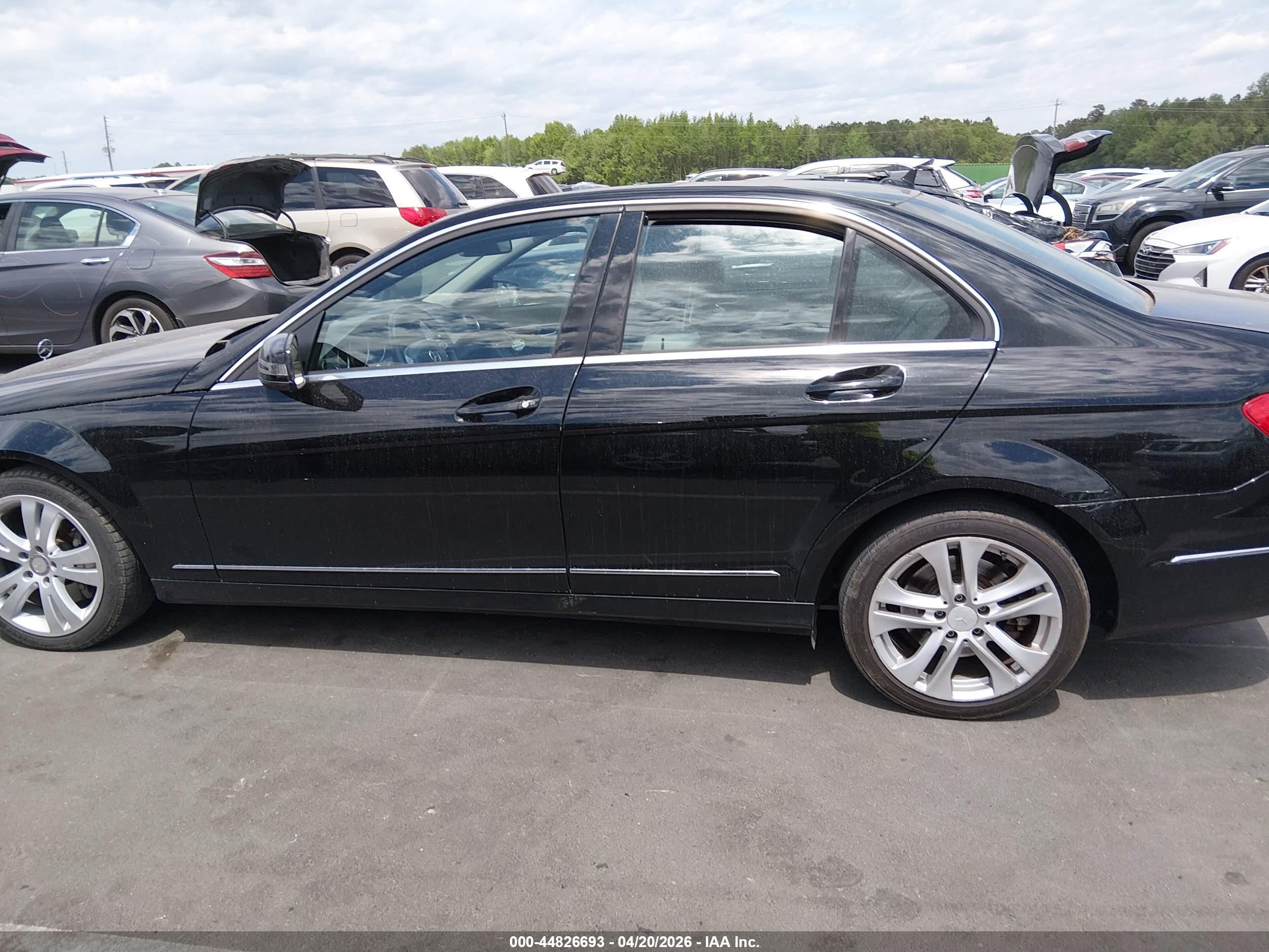 2013 Mercedes-benz C 300 Luxury 4matic Black vin: WDDGF8AB3DR252828