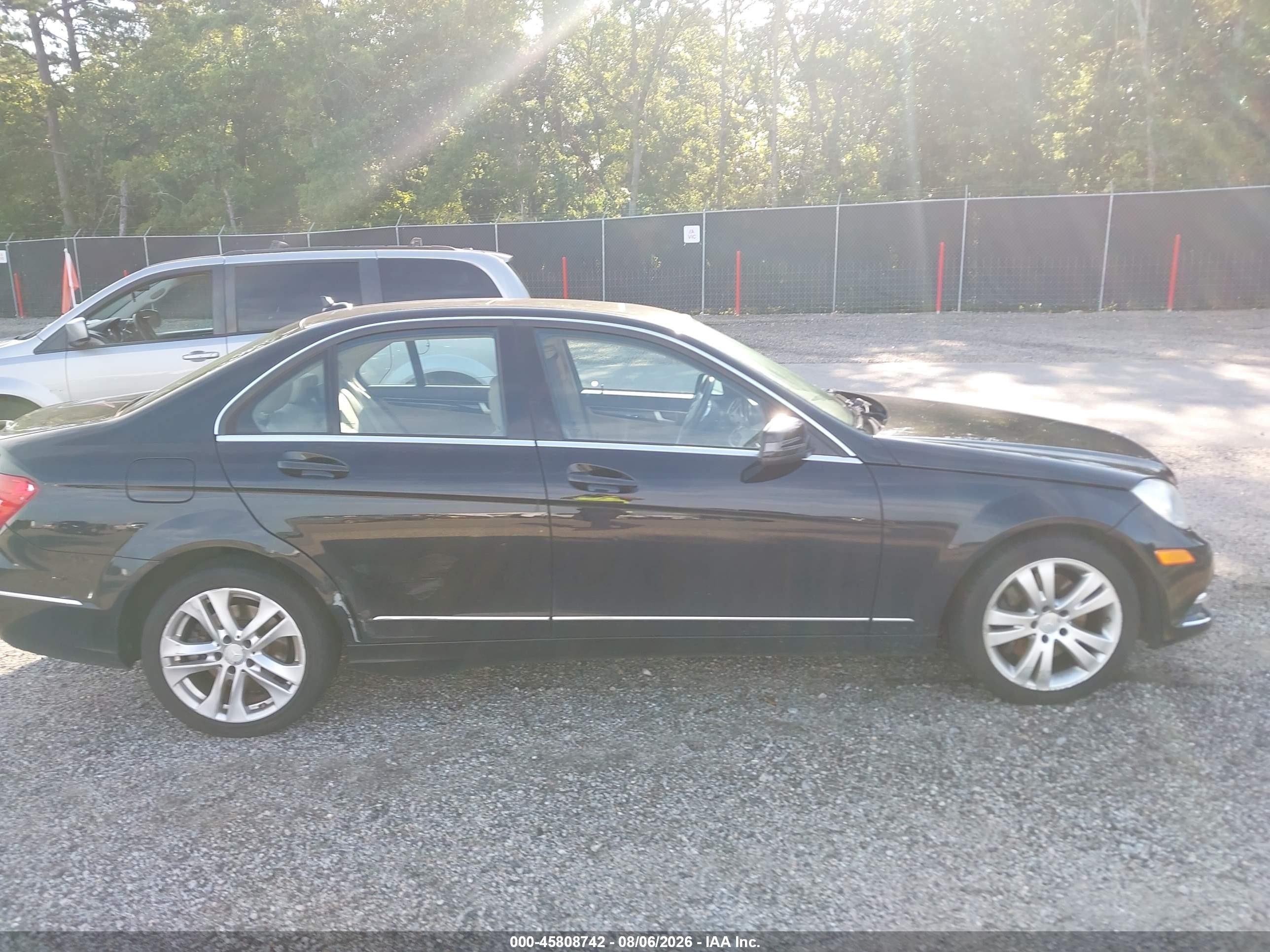2013 Mercedes-benz C 300 Luxury 4matic Черный vin: WDDGF8AB3DR254840