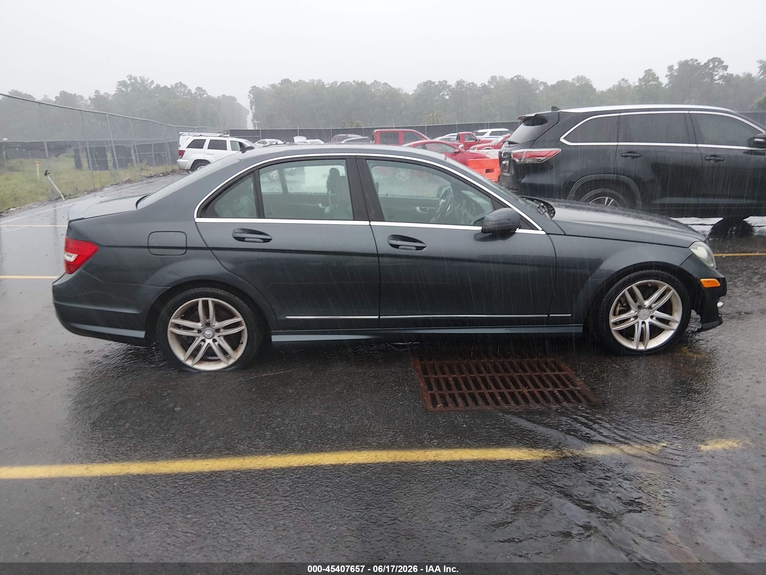 2013 Mercedes-benz C 300 Sport 4matic Gray vin: WDDGF8AB3DR264316