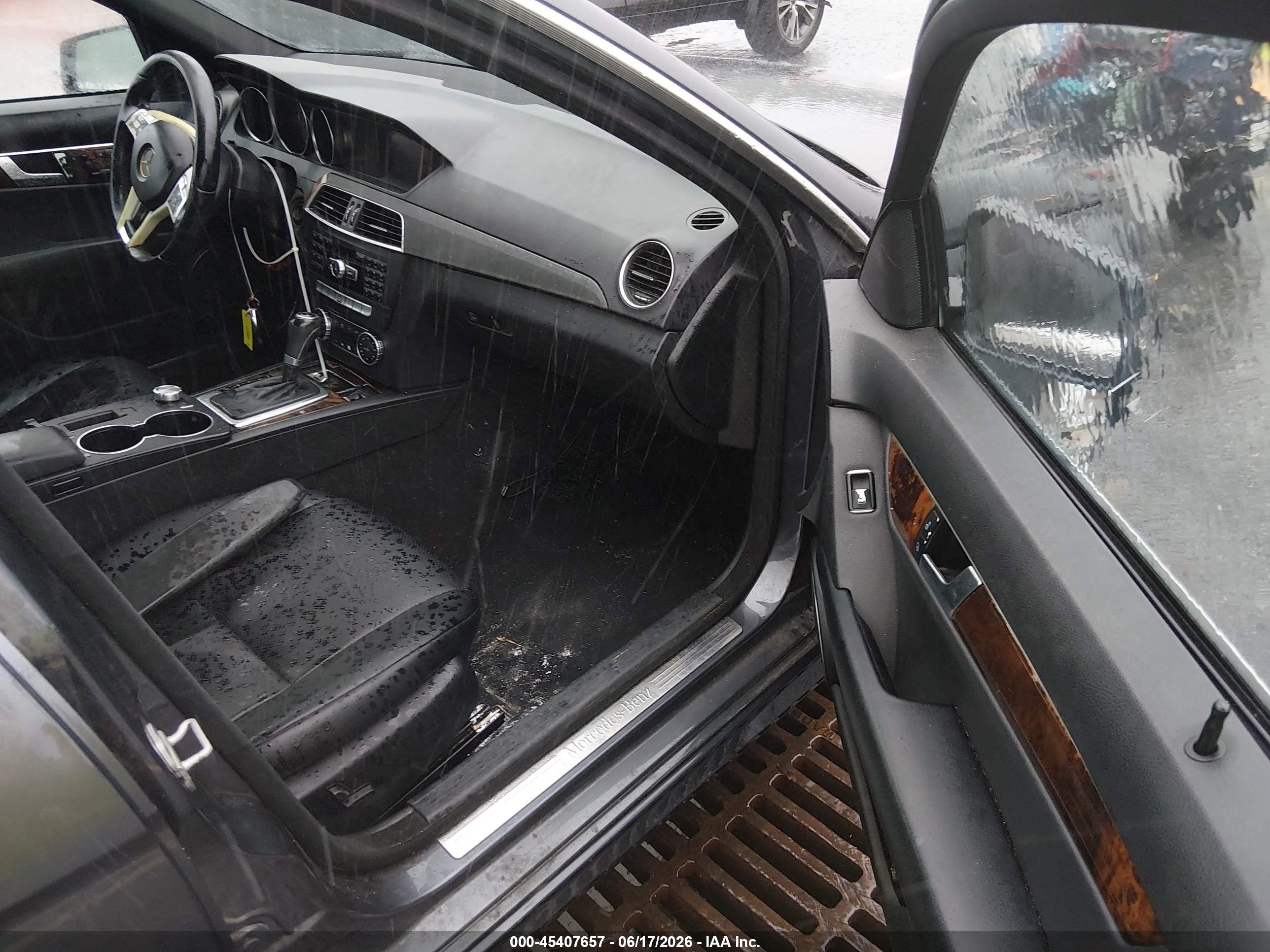 2013 Mercedes-benz C 300 Sport 4matic Gray vin: WDDGF8AB3DR264316