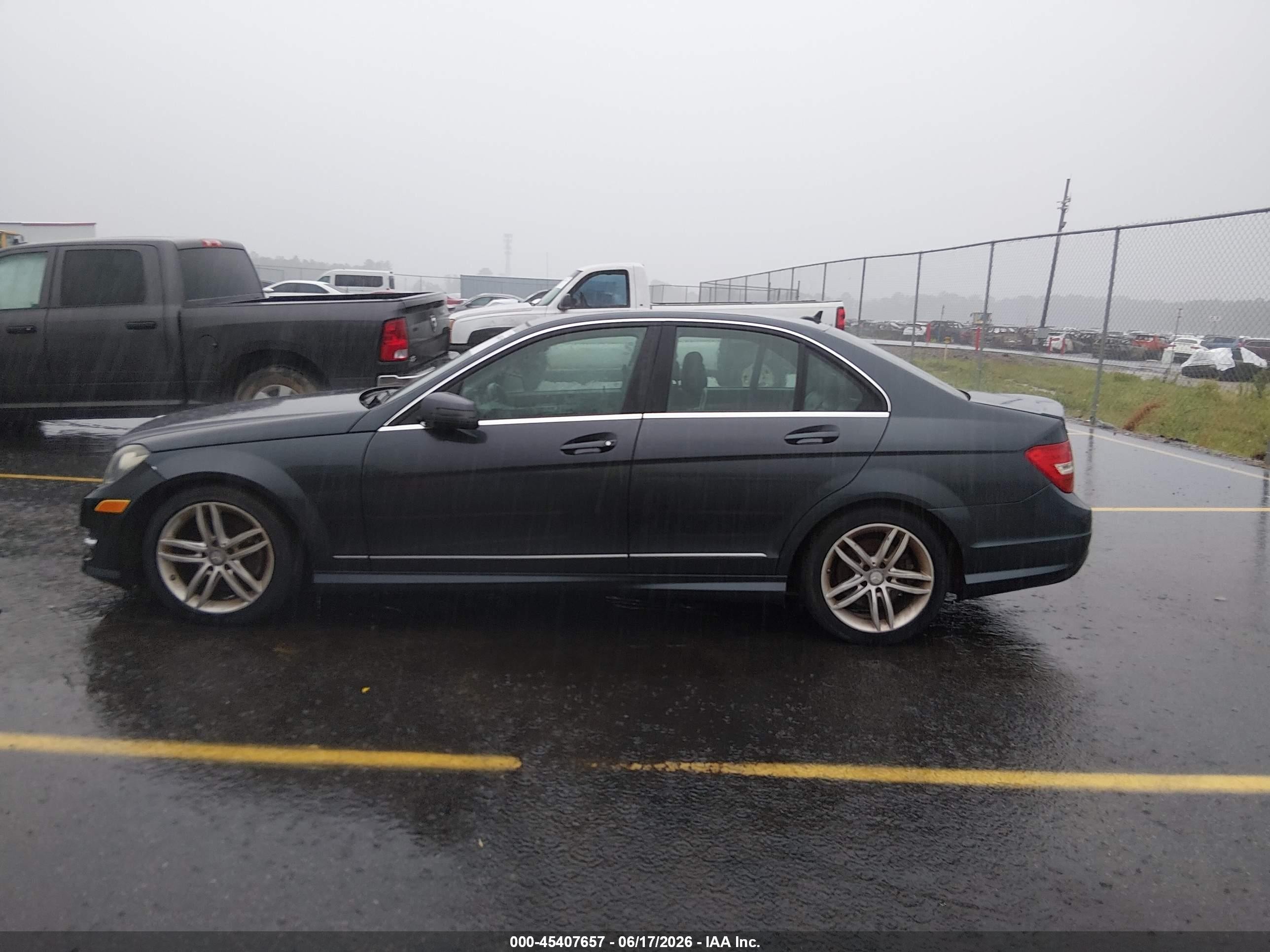2013 Mercedes-benz C 300 Sport 4matic Gray vin: WDDGF8AB3DR264316